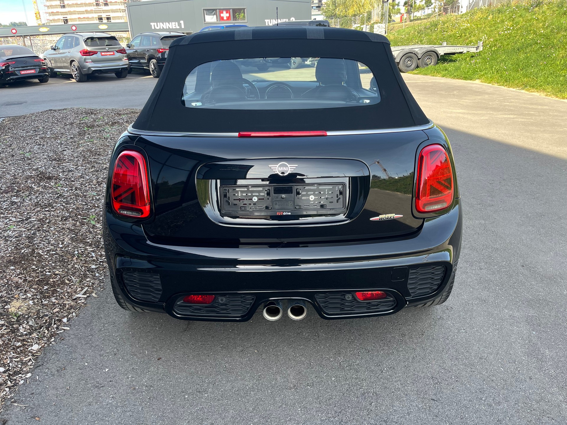 MINI Cooper John Cooper Works Cabriolet Steptronic-image-3