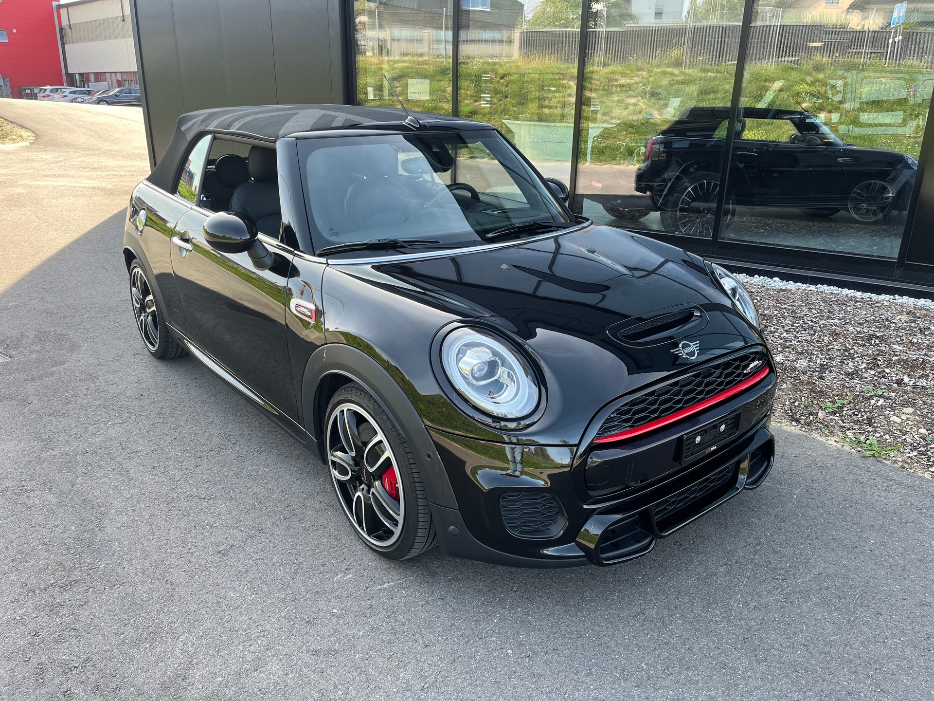 MINI Cooper John Cooper Works Cabriolet Steptronic-image-2