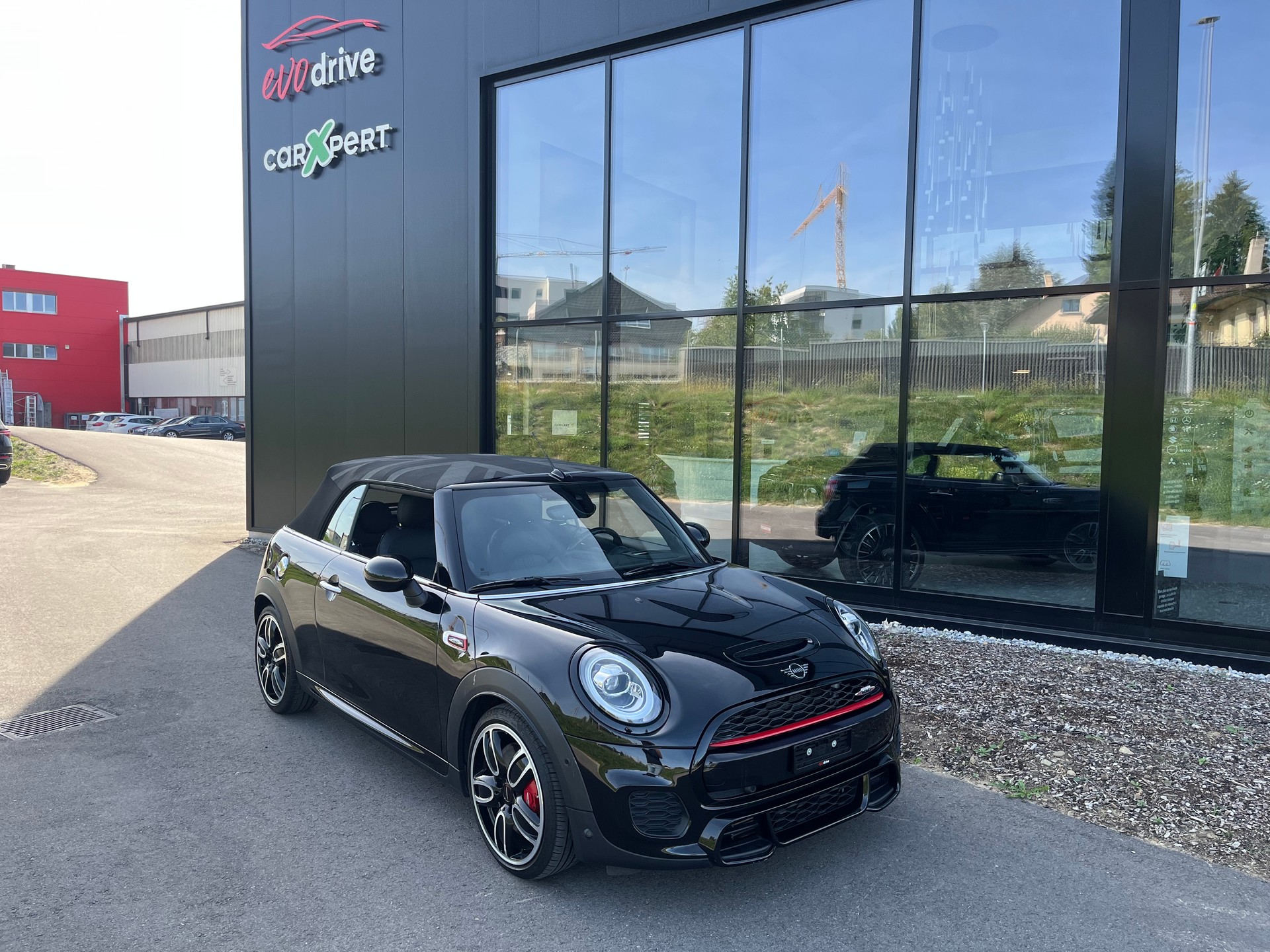 MINI Cooper John Cooper Works Cabriolet Steptronic-image-0