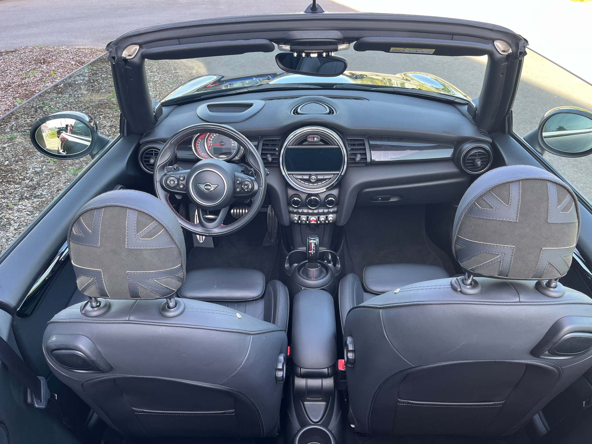 MINI Cooper John Cooper Works Cabriolet Steptronic-image-9