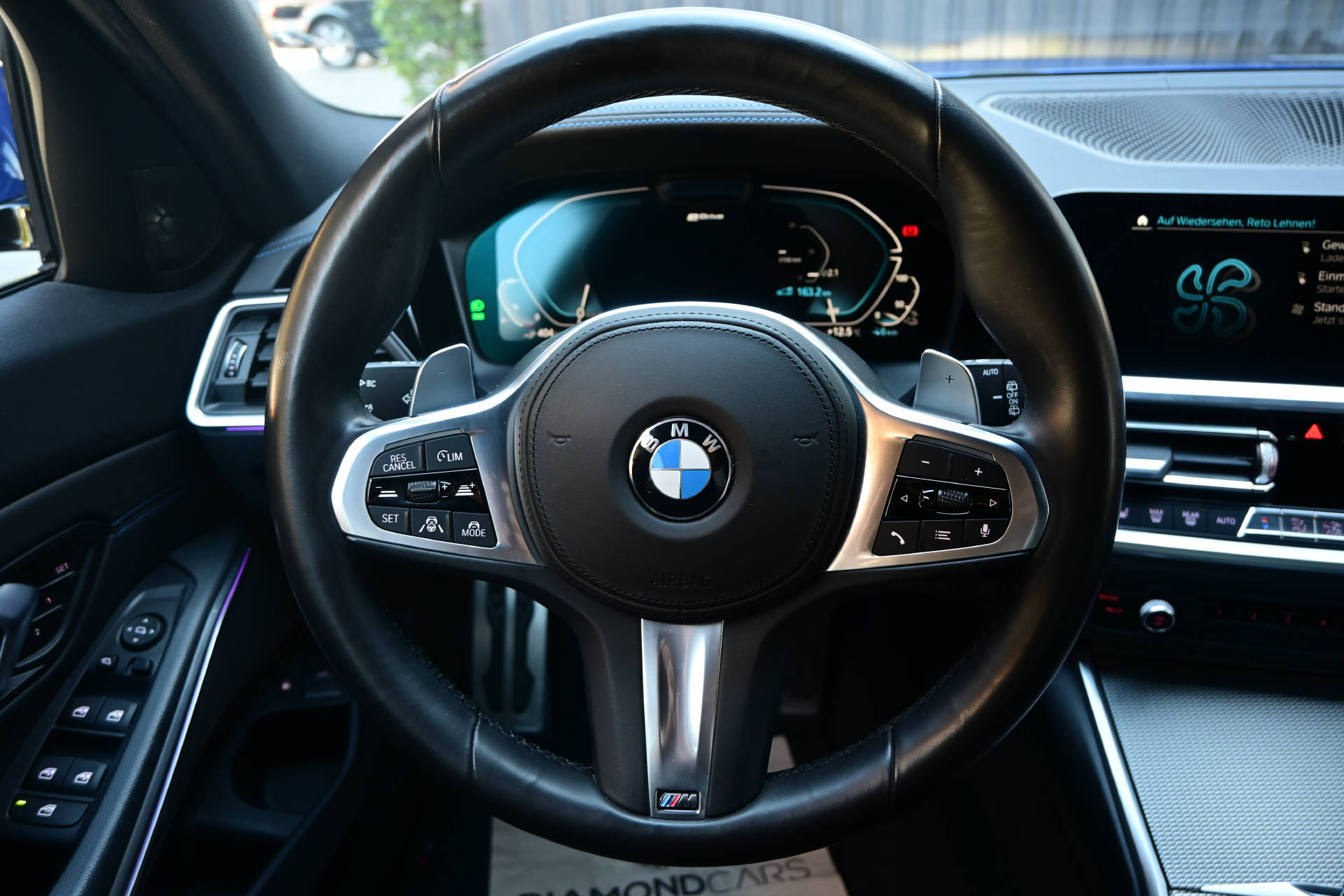 BMW 330e xDrive Touring *M-Sport*AHK*HUD*H&K*8-fach-image-18
