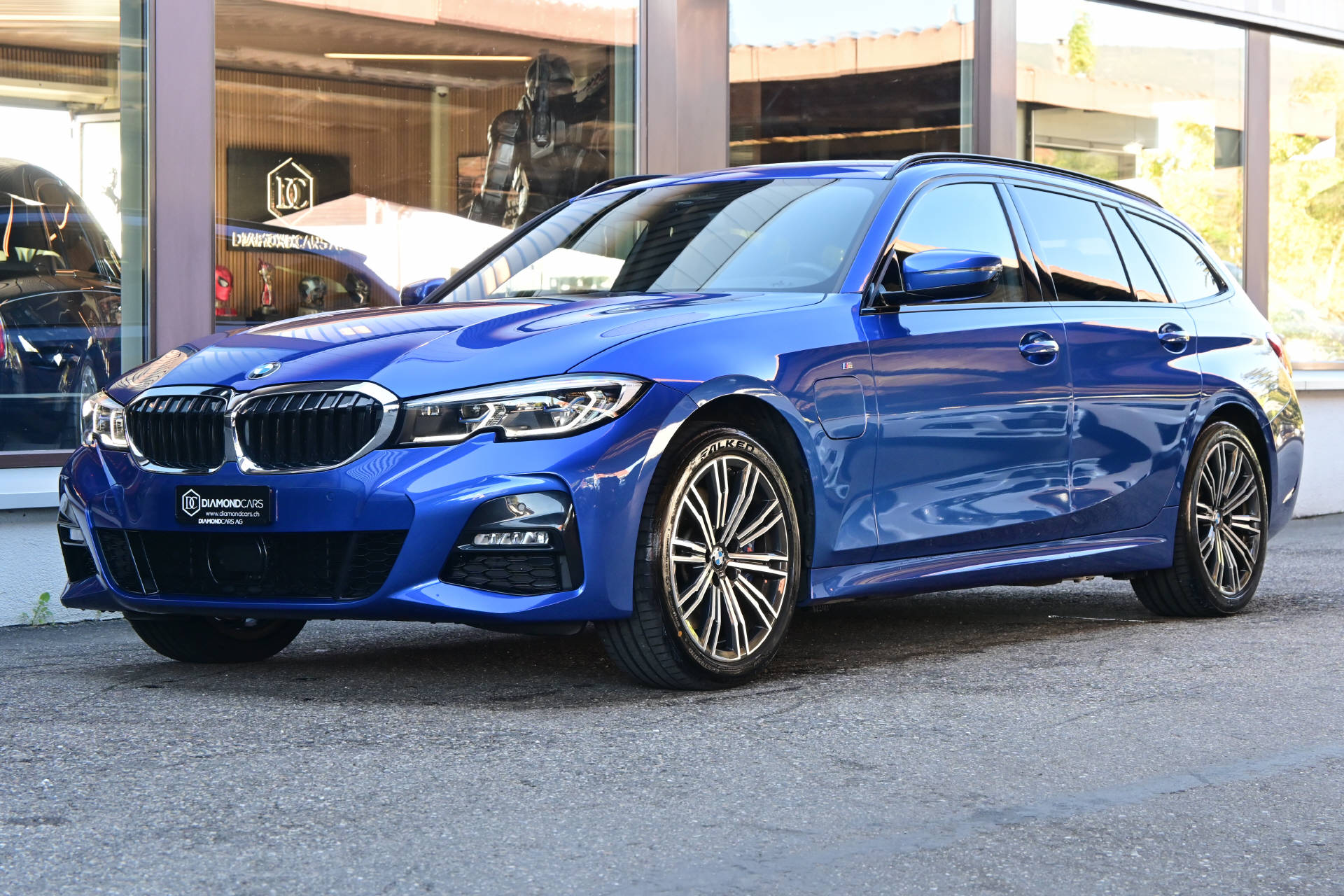 BMW 330e xDrive Touring *M-Sport*AHK*HUD*H&K*8-fach