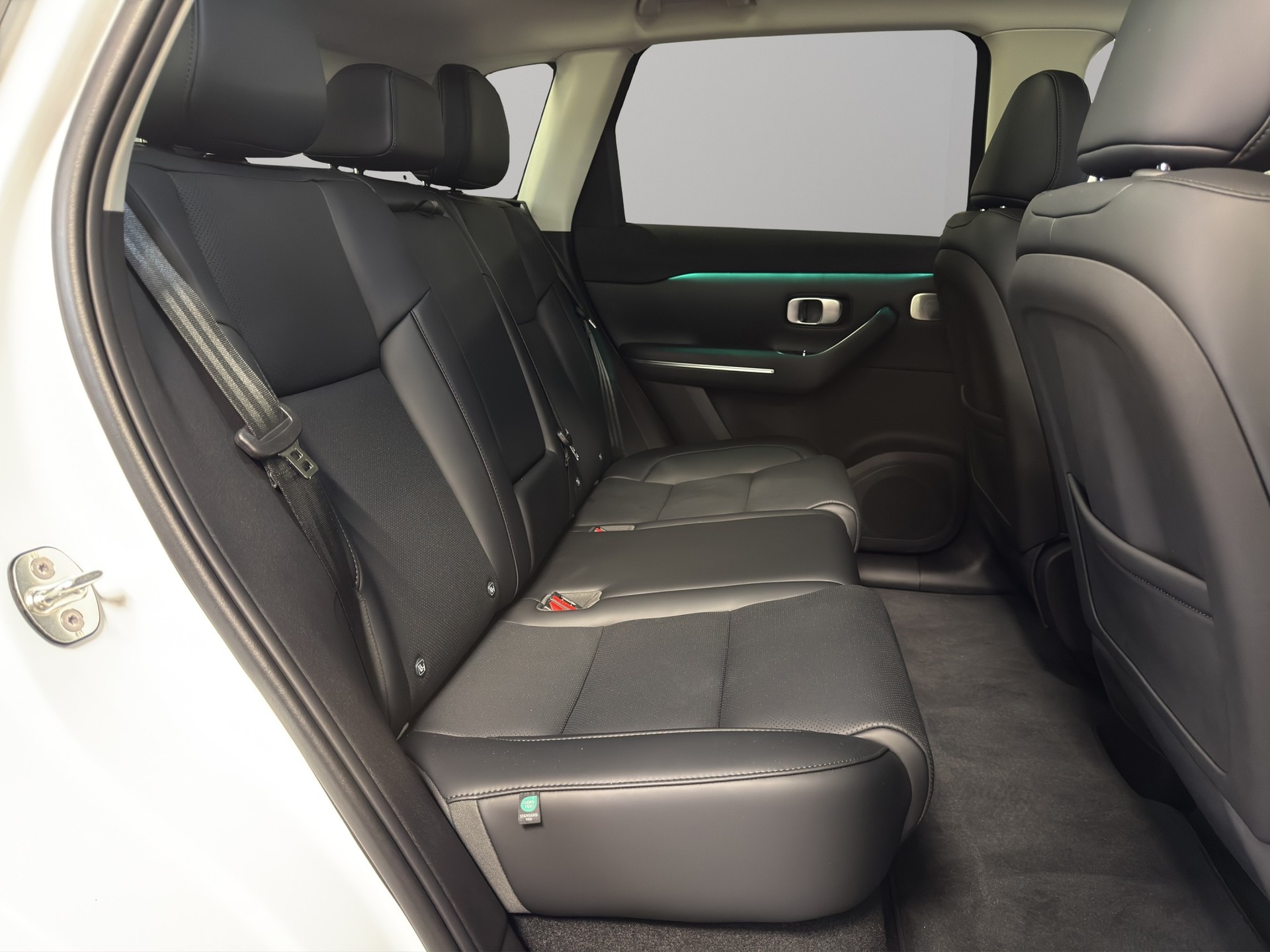 LEAPMOTOR C10 1.5 Hybrid EV-image-15