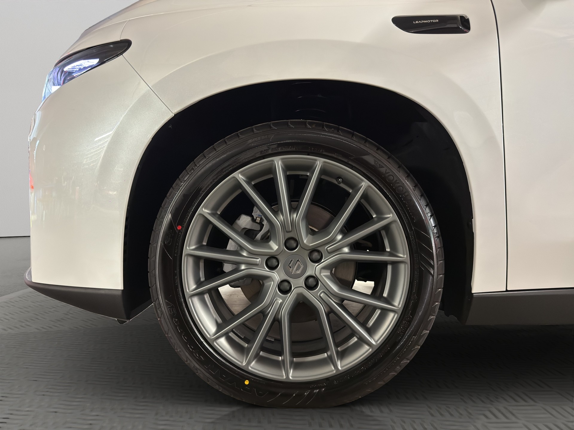 LEAPMOTOR C10 1.5 Hybrid EV-image-17