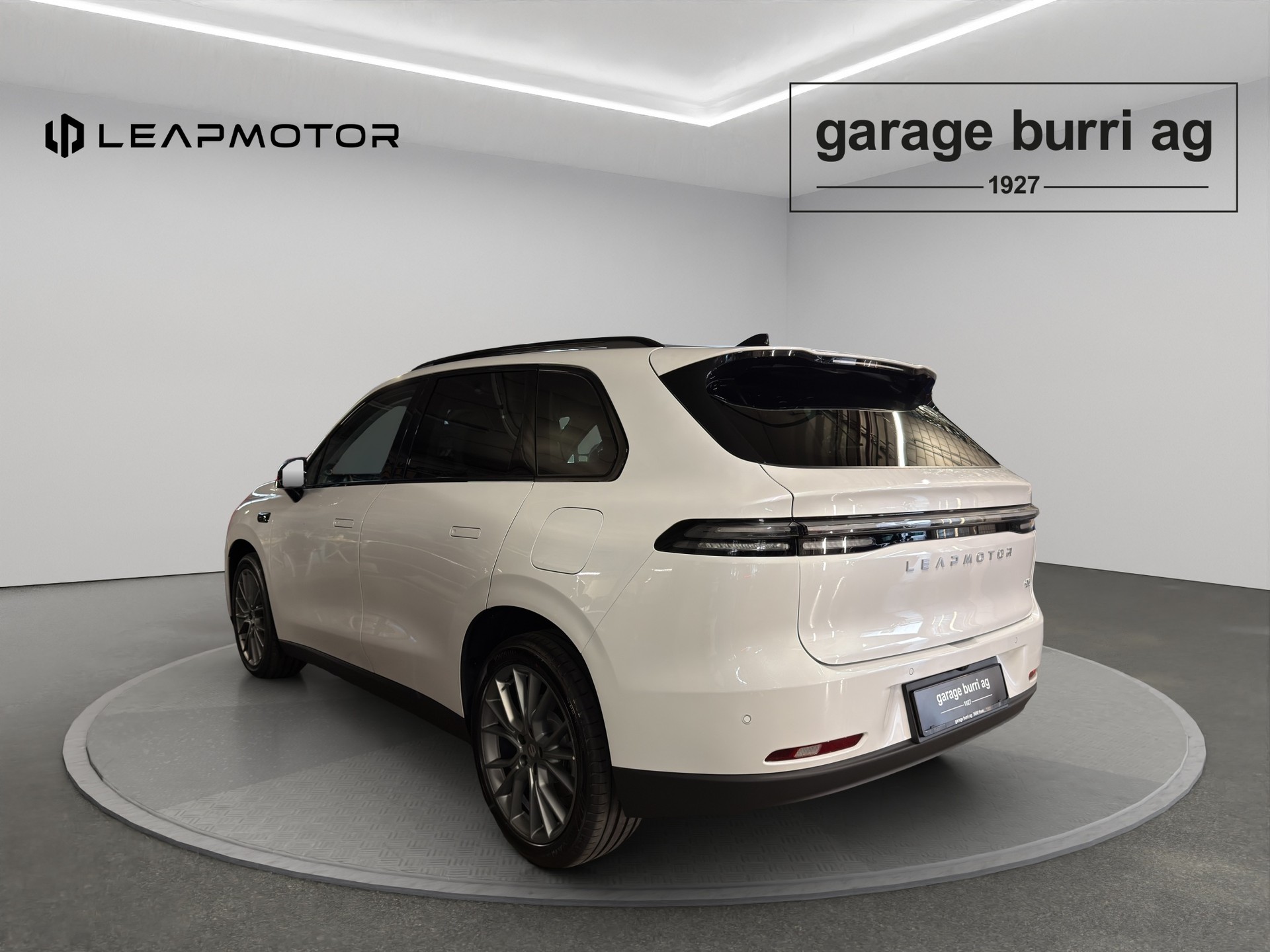 LEAPMOTOR C10 1.5 Hybrid EV-image-1