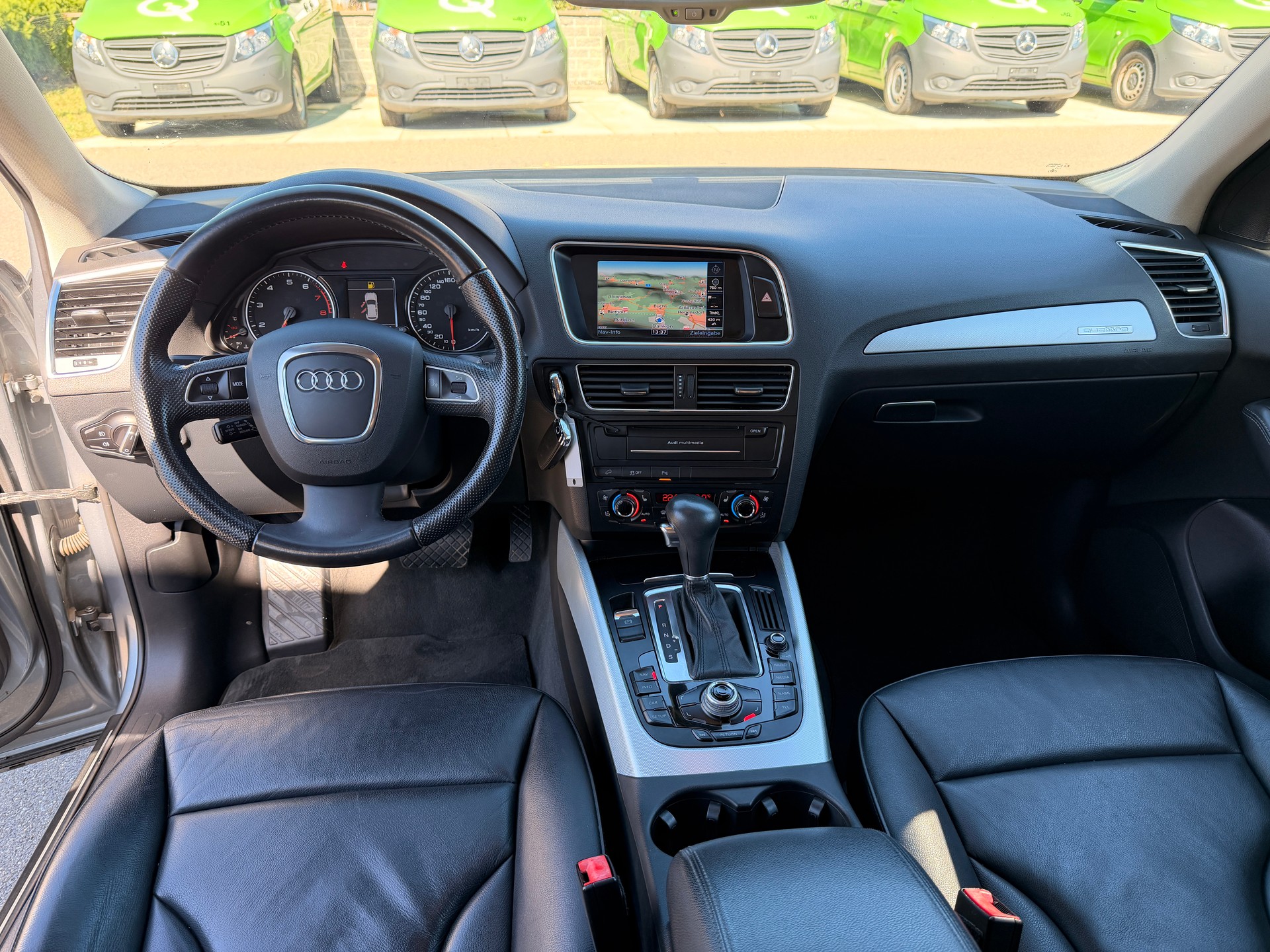 AUDI Q5 2.0 TFSI quattro-image-4