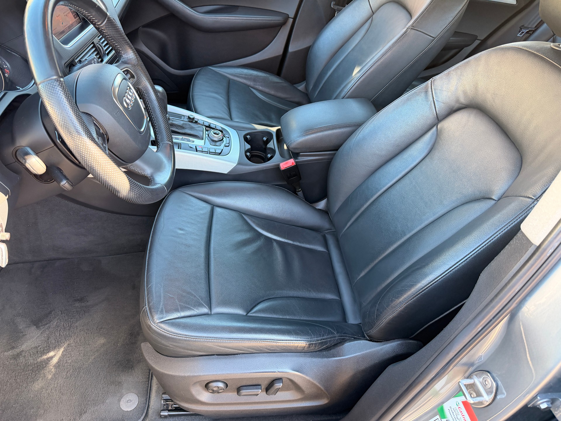 AUDI Q5 2.0 TFSI quattro-image-5