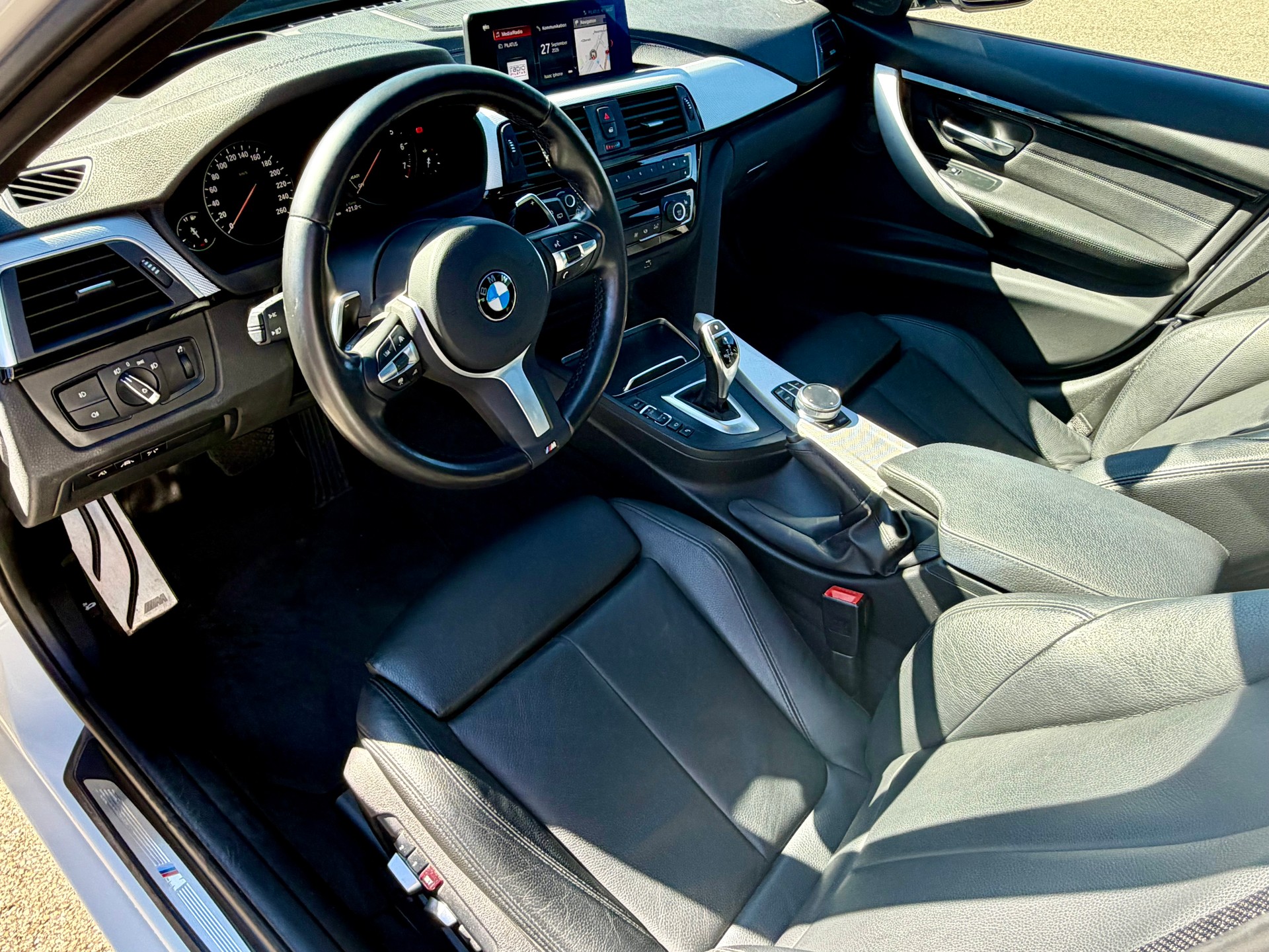 BMW 340i xDrive Touring M Sport Steptronic-image-5