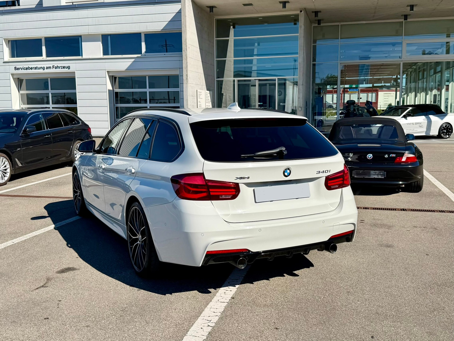 BMW 340i xDrive Touring M Sport Steptronic-image-3