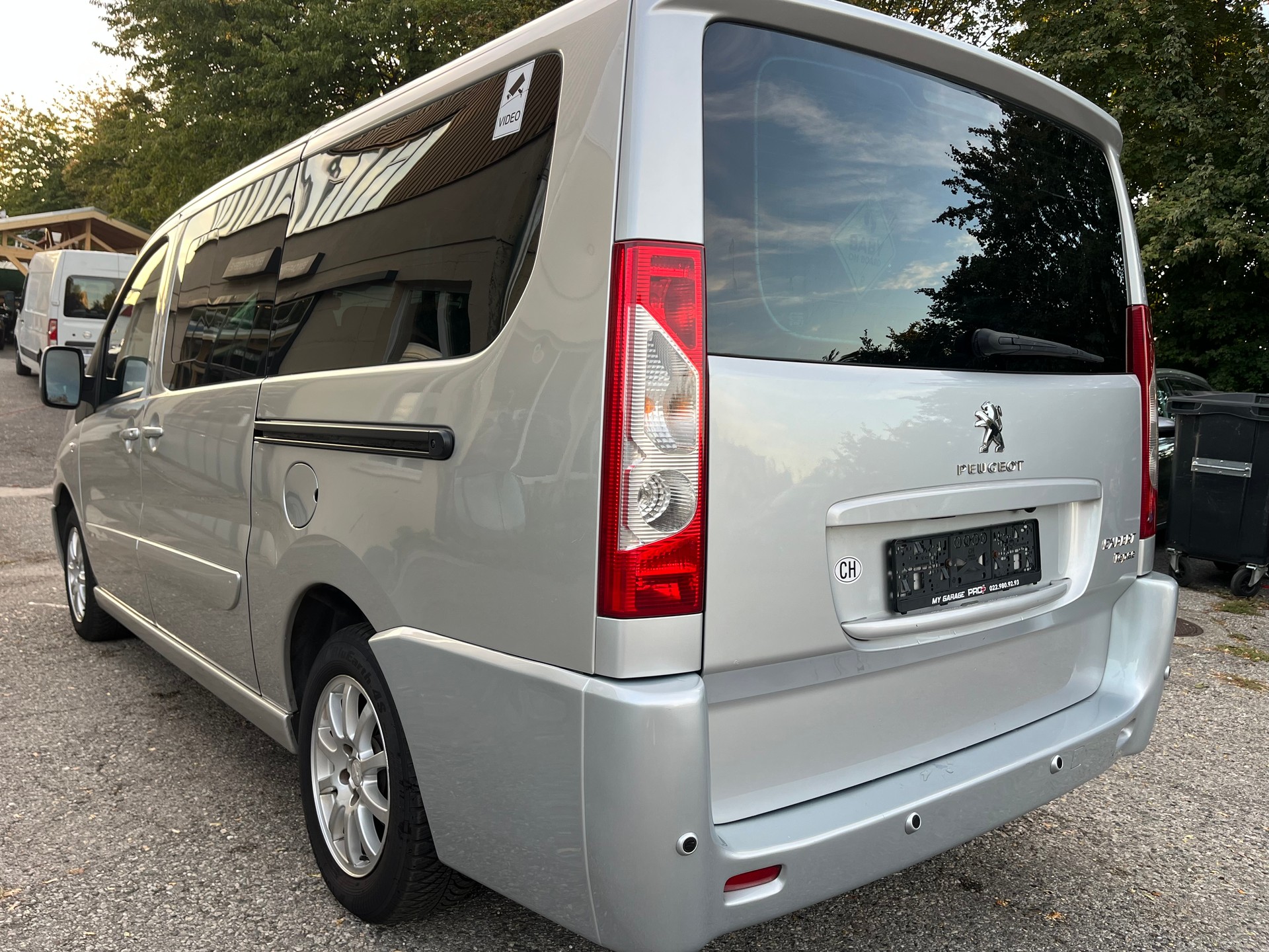 PEUGEOT Expert Tepee 2.0 HDi A Shuttle L2-image-6