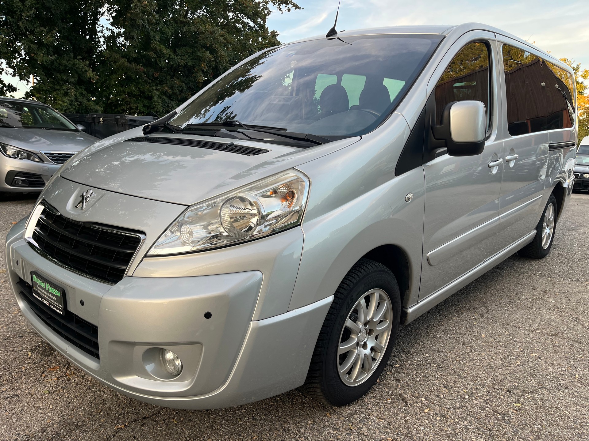 PEUGEOT Expert Tepee 2.0 HDi A Shuttle L2-image-0