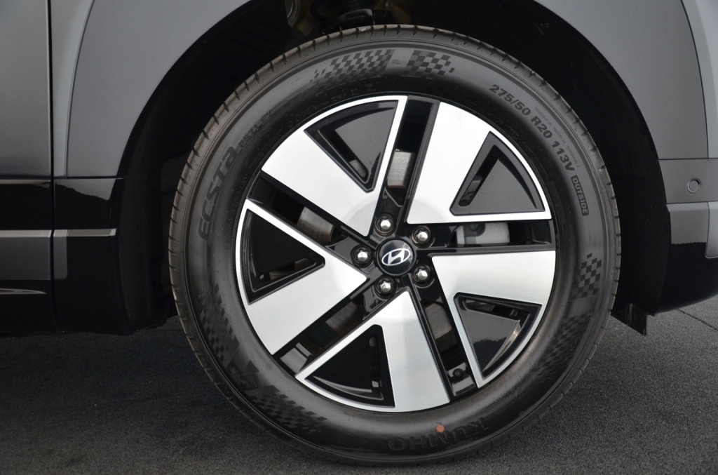 HYUNDAI Ioniq 9 110kWh Prestige Line 4WD-image-9