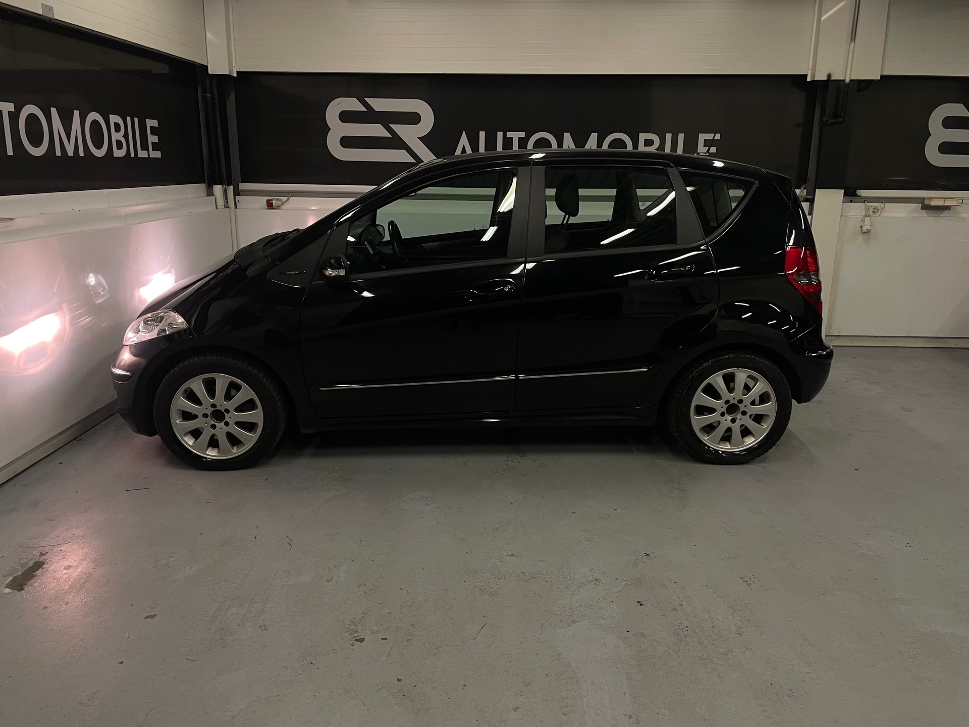 MERCEDES-BENZ A 200 T Avantgarde-image-6