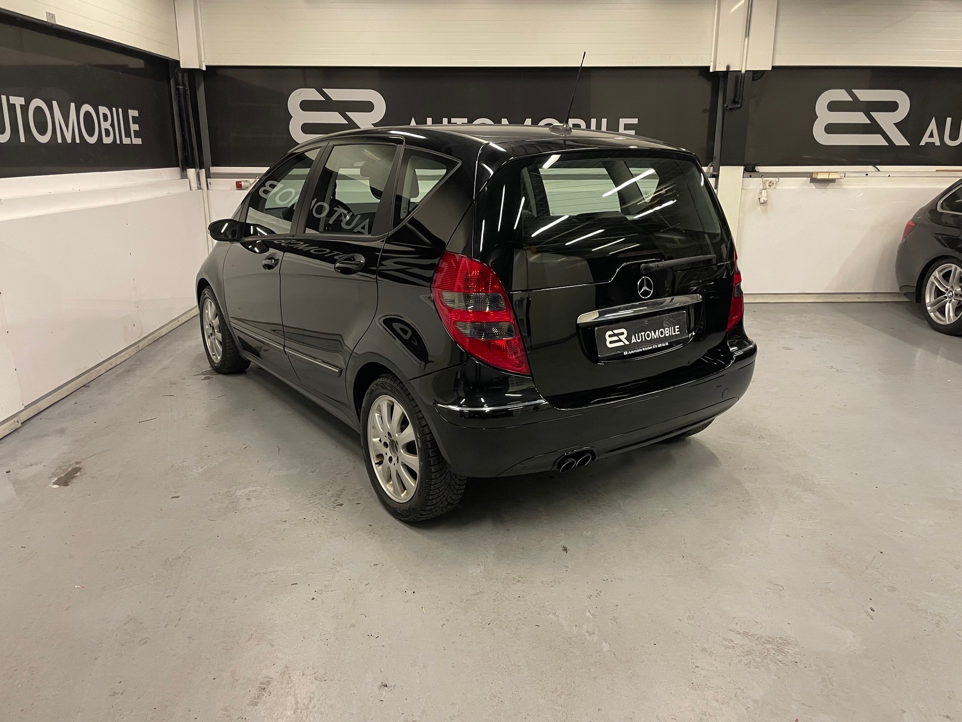 MERCEDES-BENZ A 200 T Avantgarde-image-3