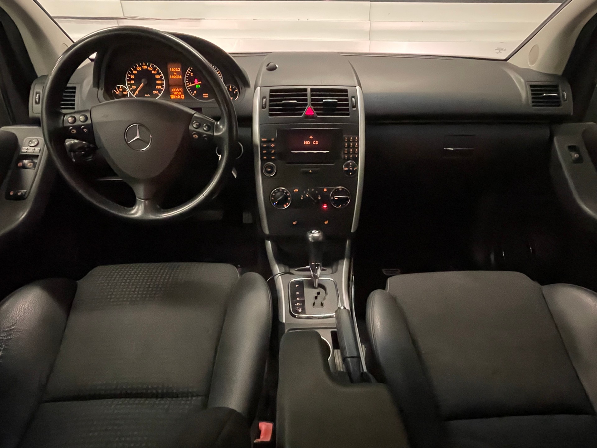 MERCEDES-BENZ A 200 T Avantgarde-image-8