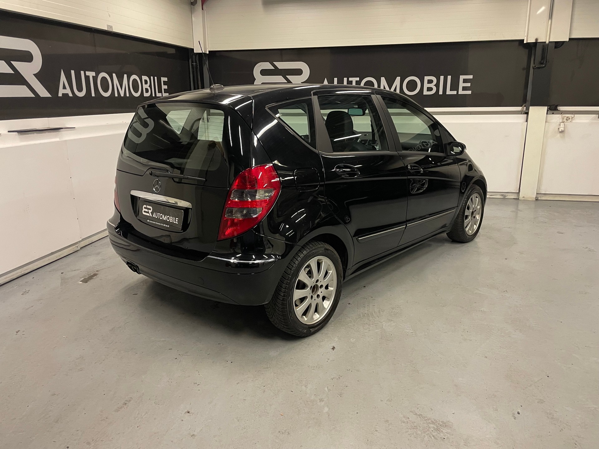 MERCEDES-BENZ A 200 T Avantgarde-image-2