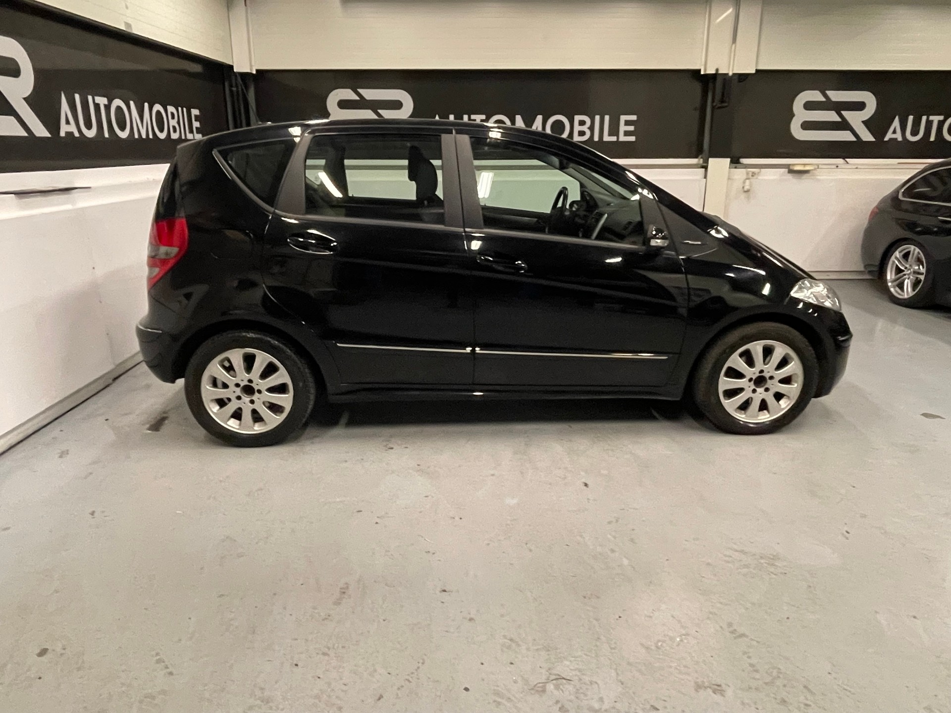 MERCEDES-BENZ A 200 T Avantgarde-image-7