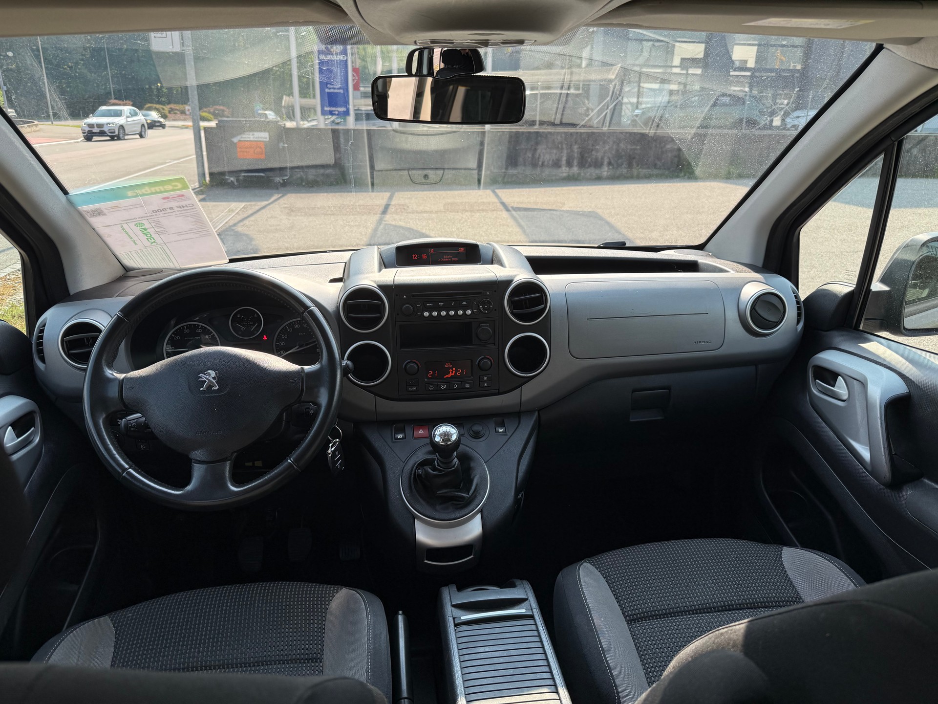 PEUGEOT Partner 1.6 BlueHDi Outdoor-image-11