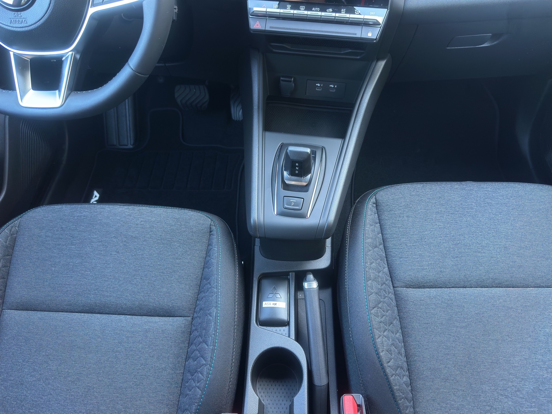 MITSUBISHI 1.3 AT Sport-image-13
