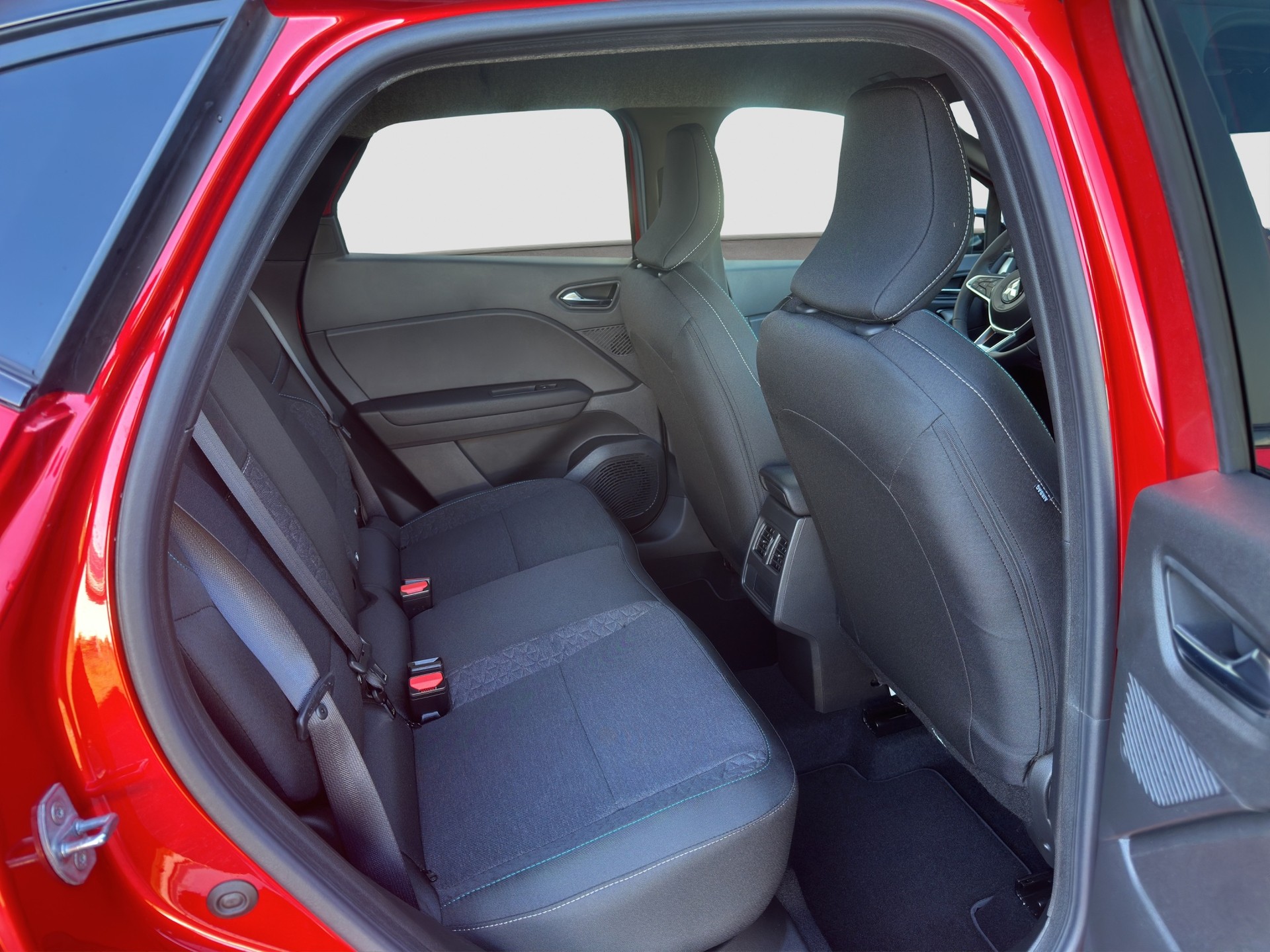 MITSUBISHI 1.3 AT Sport-image-15