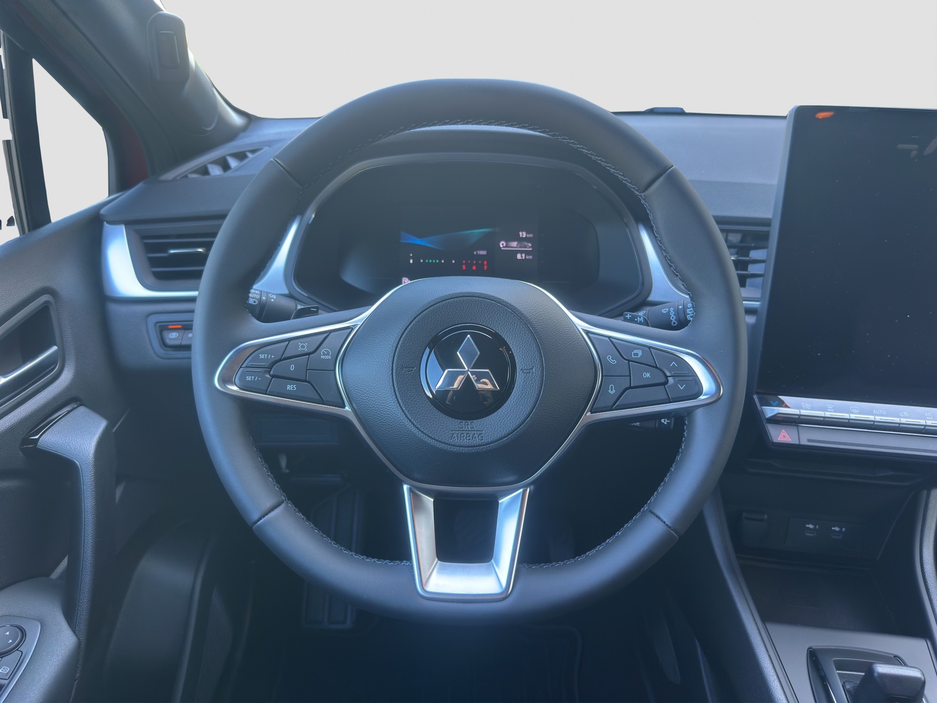 MITSUBISHI 1.3 AT Sport-image-9