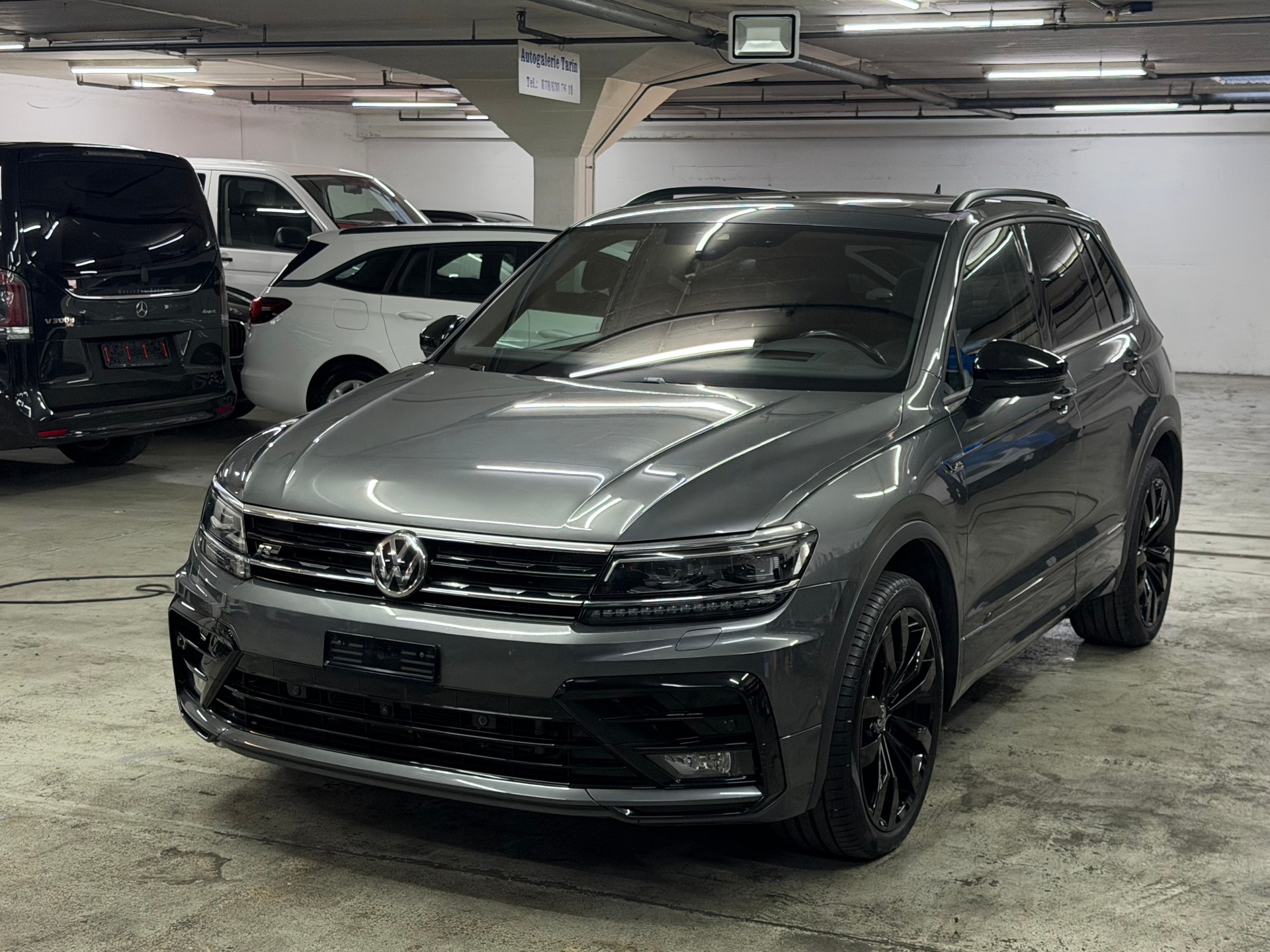 VW Tiguan 2.0 TDI R LINE Highline 4Motion DSG-image-2