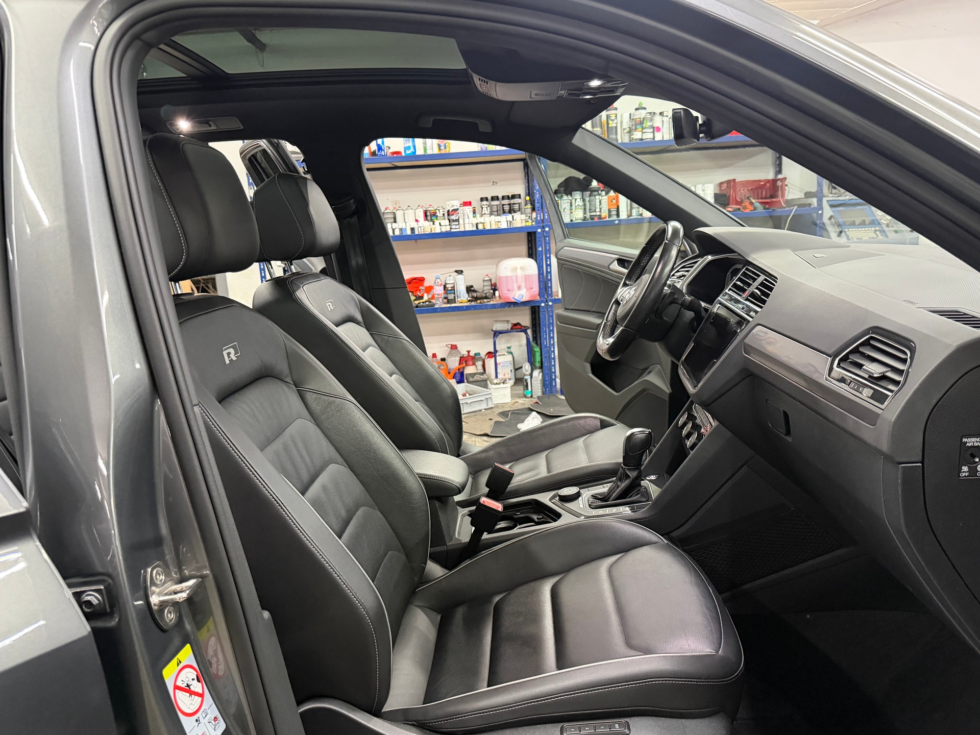 VW Tiguan 2.0 TDI R LINE Highline 4Motion DSG-image-10