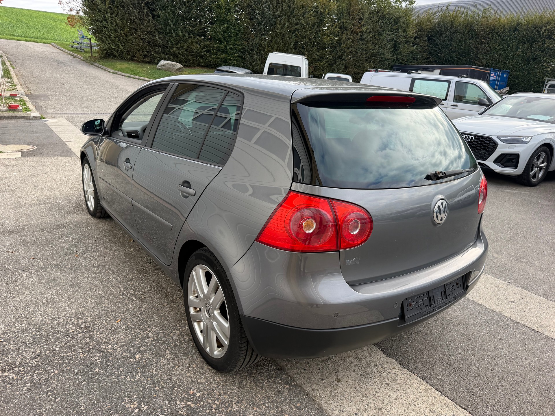 VW Golf 2.0 FSI Comfortline-image-2