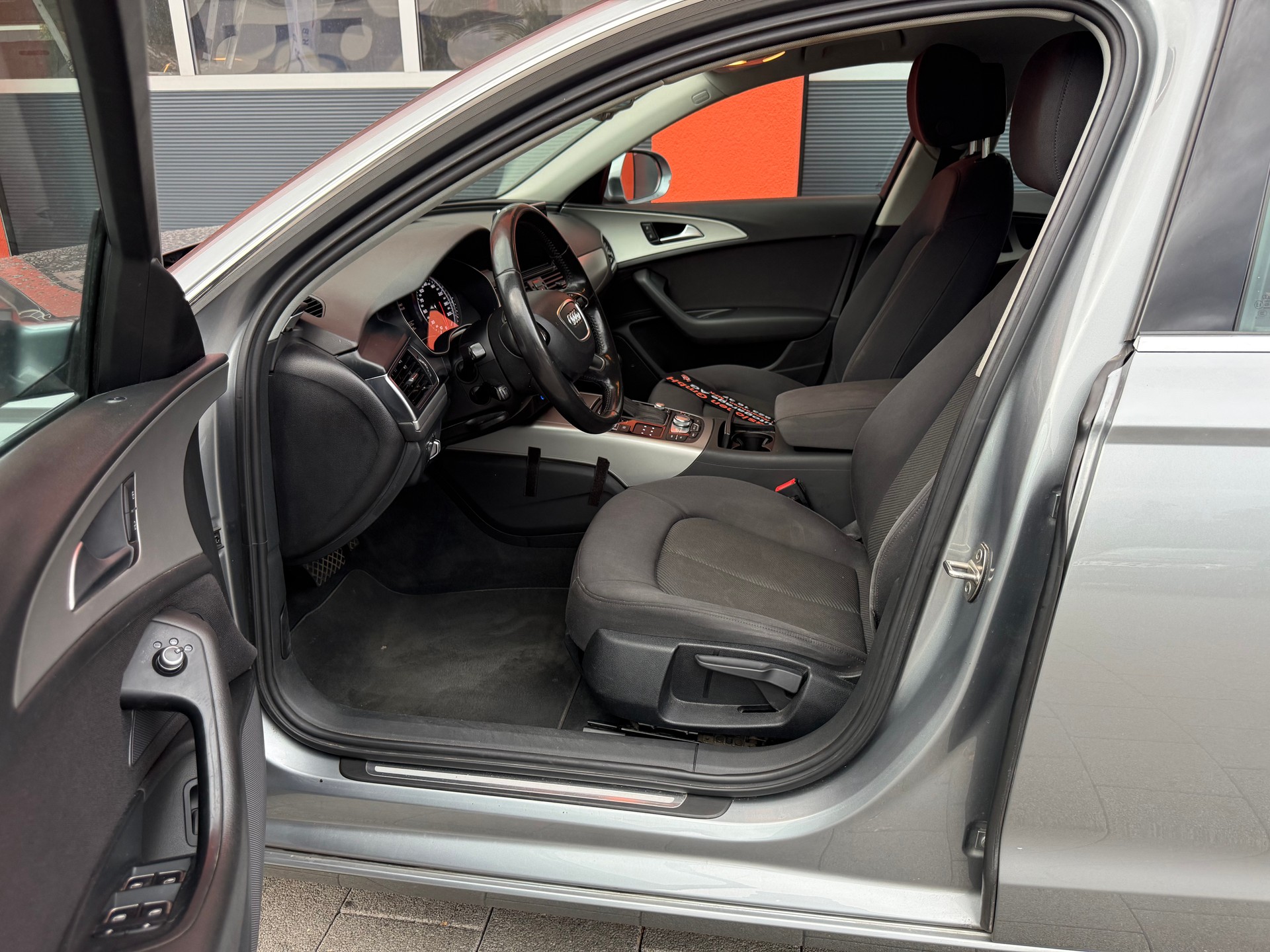 AUDI A6 Avant 2.0 TDI ultra multitronic-image-7