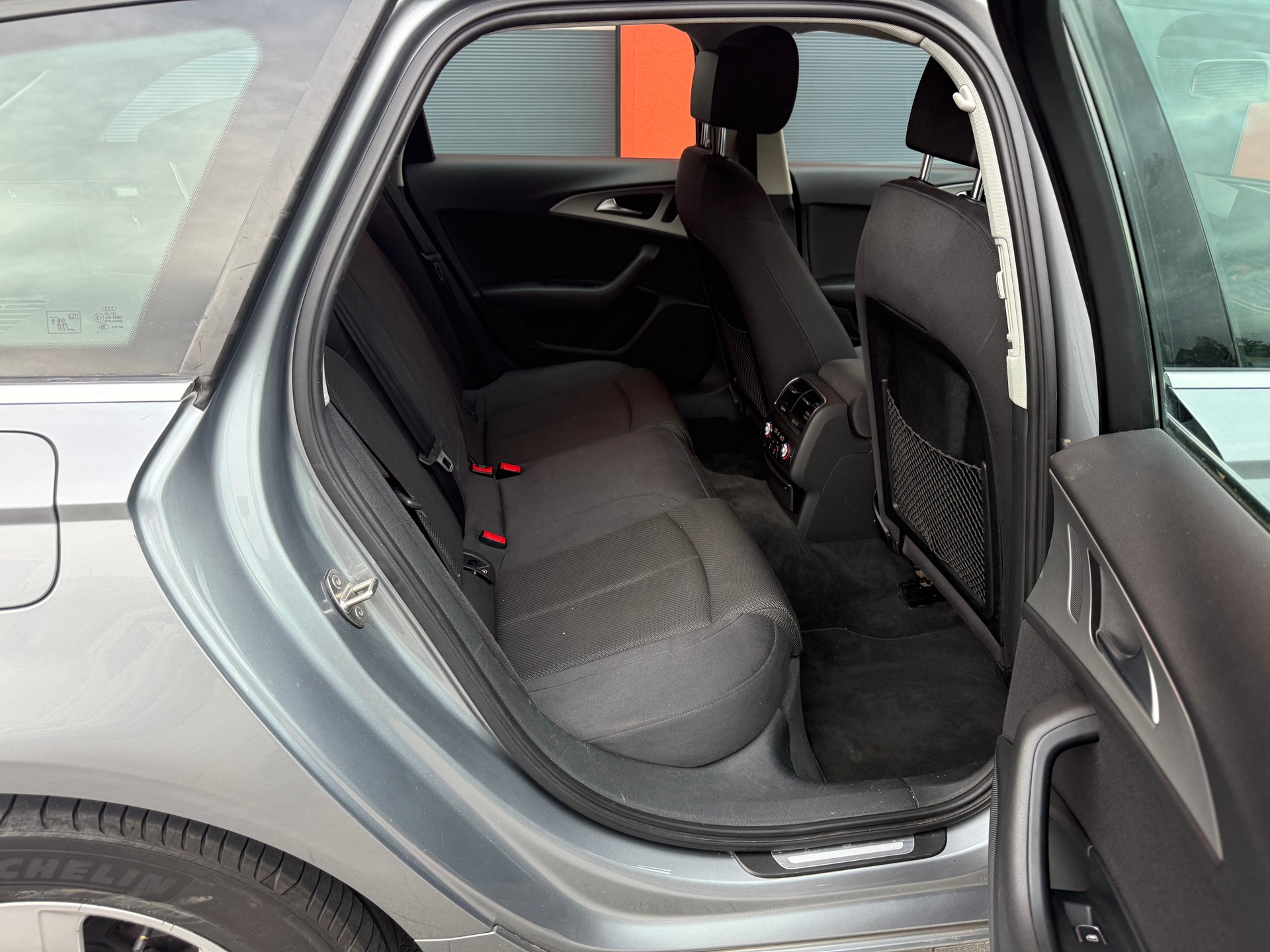 AUDI A6 Avant 2.0 TDI ultra multitronic-image-9