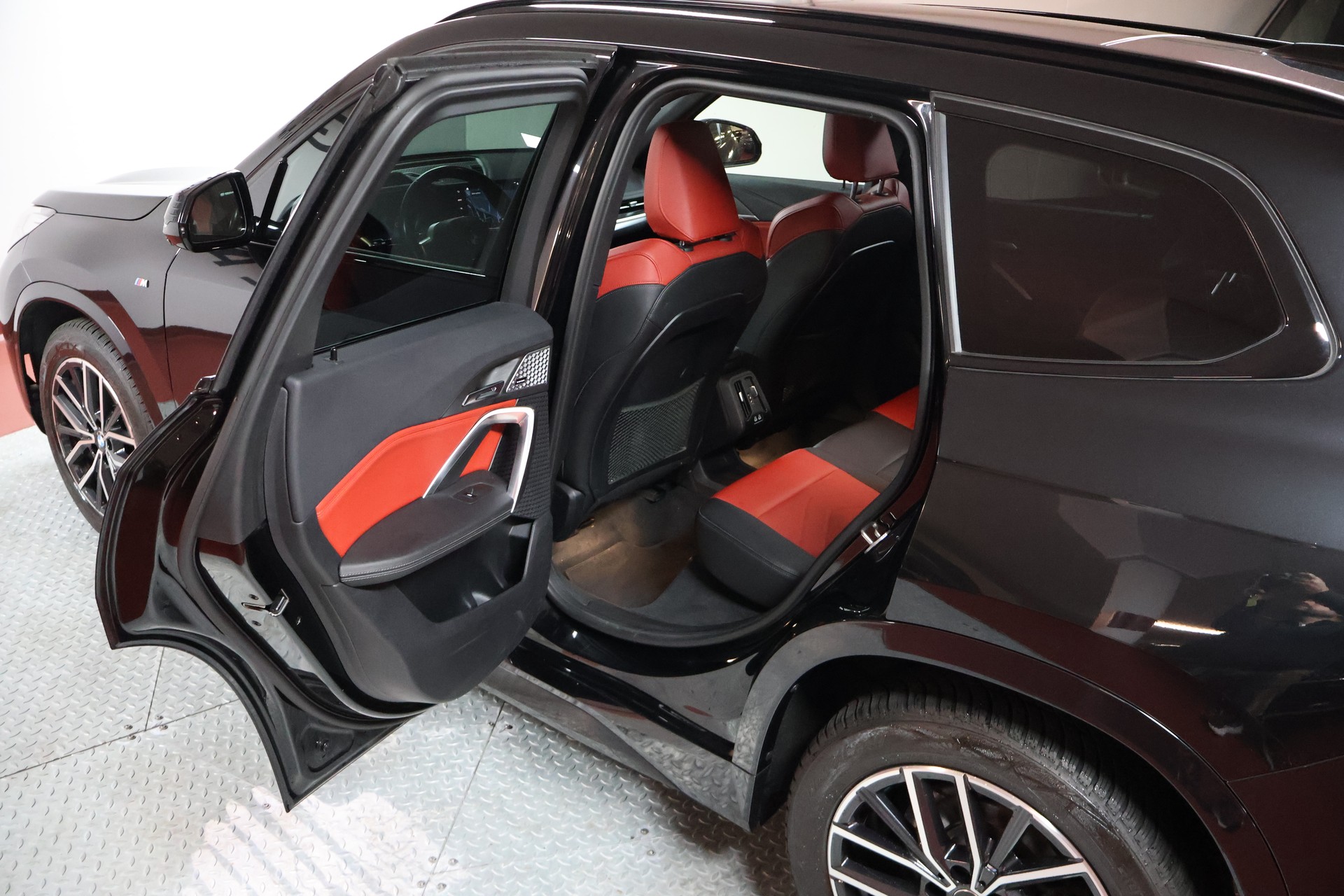 BMW X1 sDrive 18i M Sport-image-16