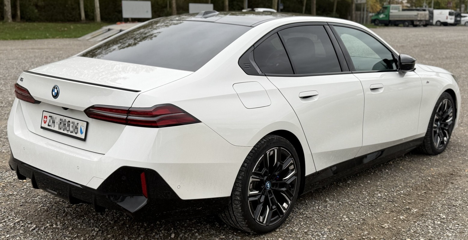 BMW M60 xDrive-image-2