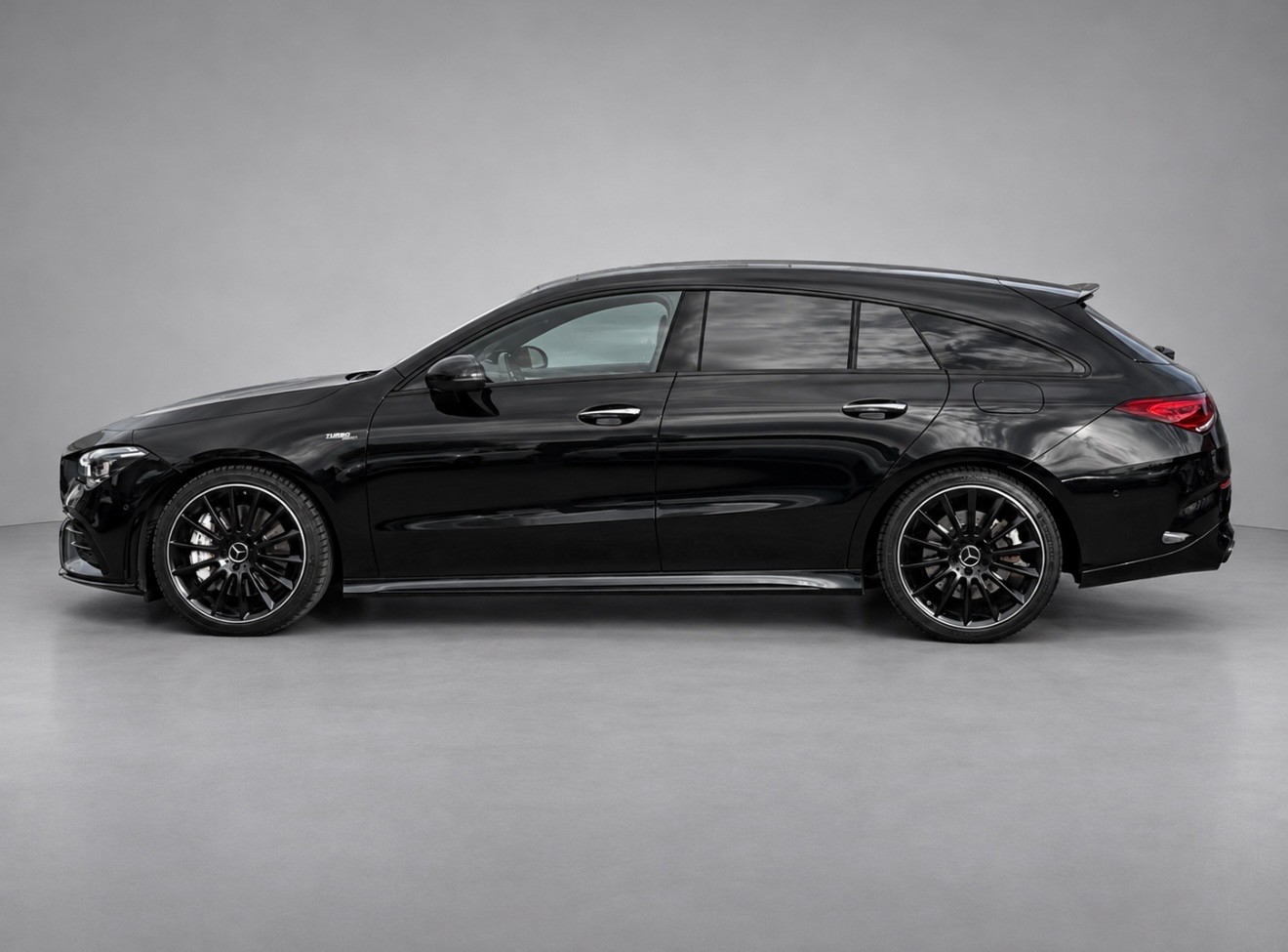 MERCEDES-BENZ CLA Shooting Brake 35 AMG 4Matic 7G-DCT-image-1