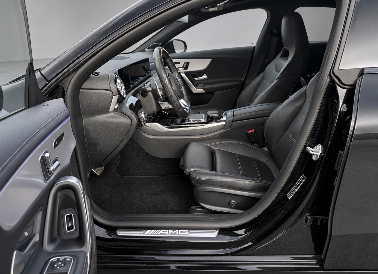 MERCEDES-BENZ CLA Shooting Brake 35 AMG 4Matic 7G-DCT-image-11