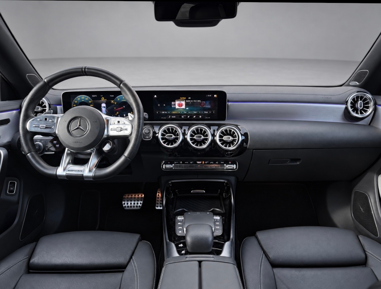 MERCEDES-BENZ CLA Shooting Brake 35 AMG 4Matic 7G-DCT-image-6