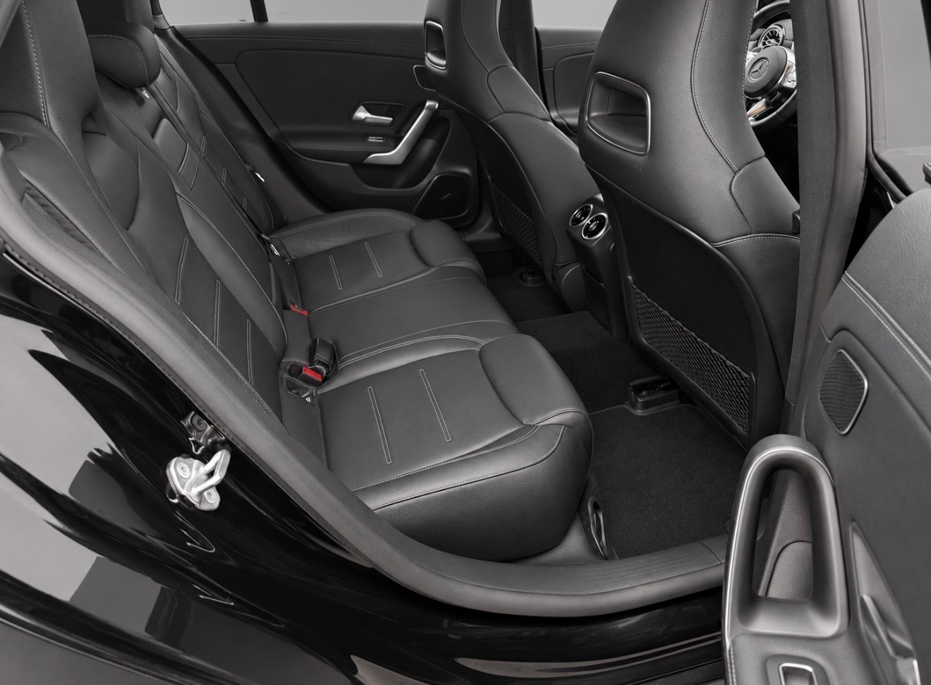 MERCEDES-BENZ CLA Shooting Brake 35 AMG 4Matic 7G-DCT-image-14