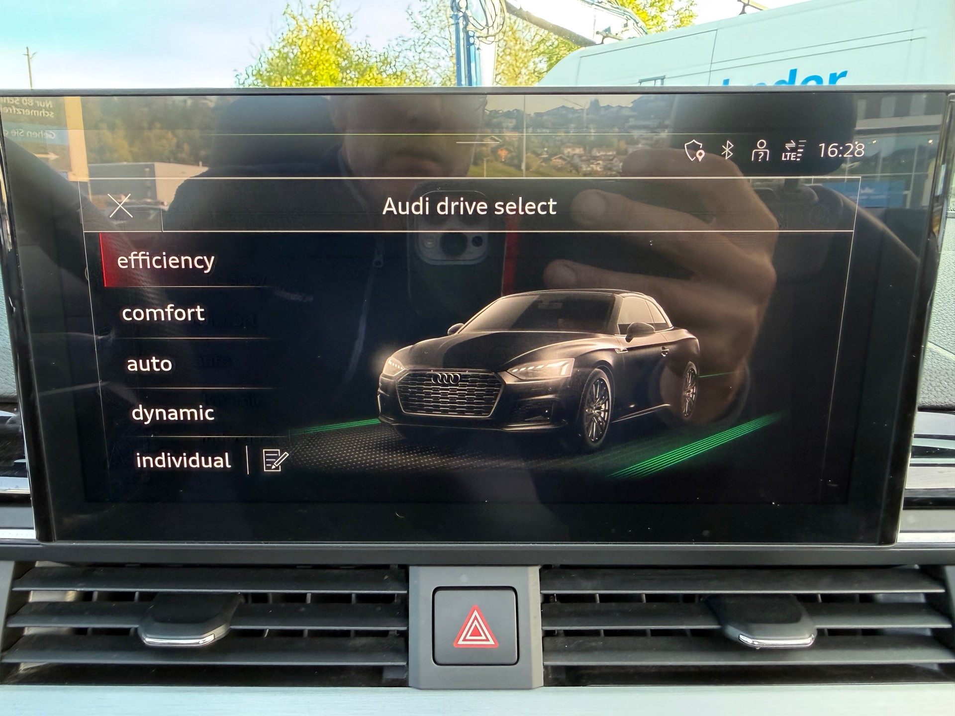 AUDI S5 Cabriolet 3.0 TFSI quattro tiptronic-image-22