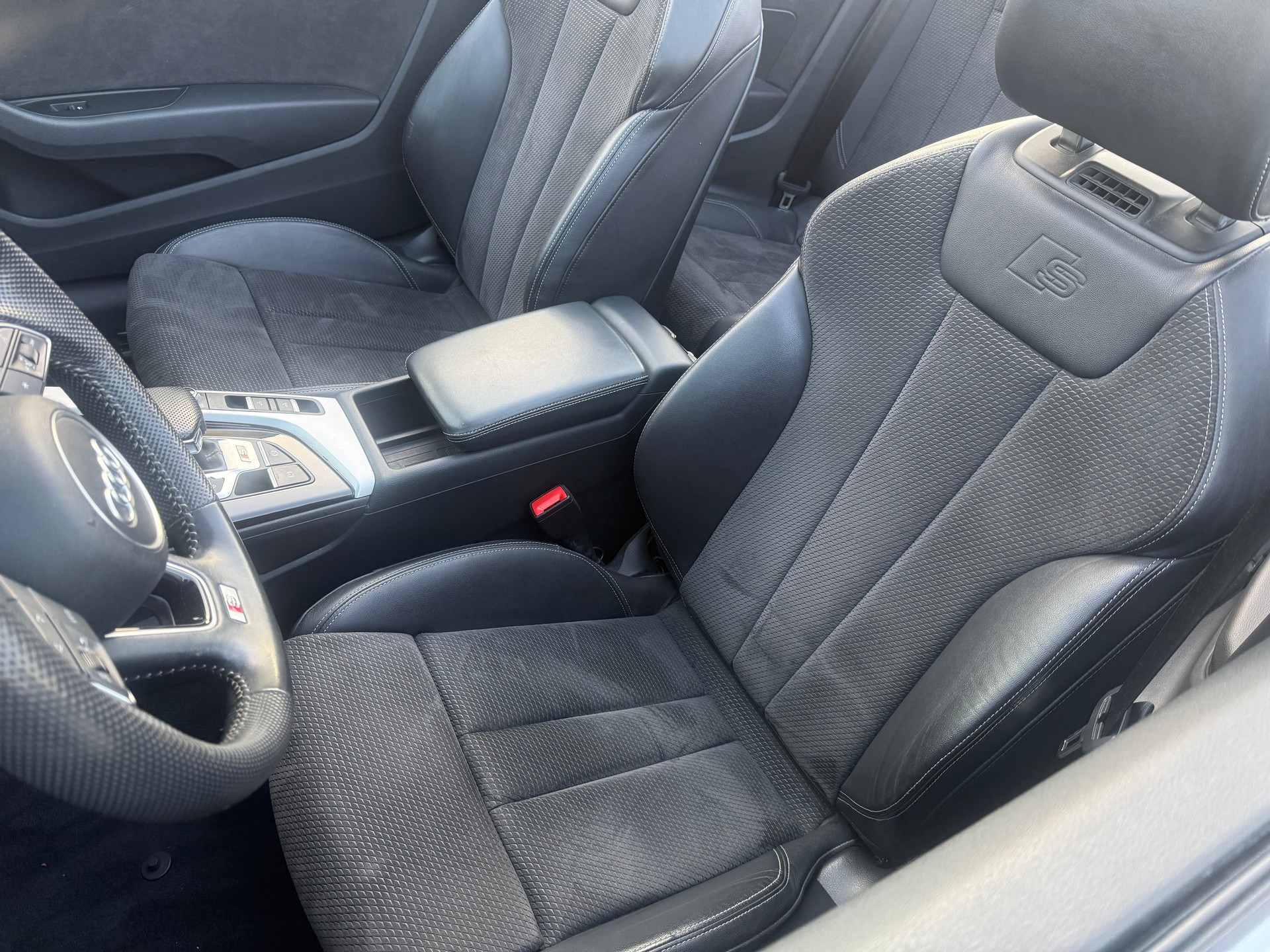 AUDI S5 Cabriolet 3.0 TFSI quattro tiptronic-image-11