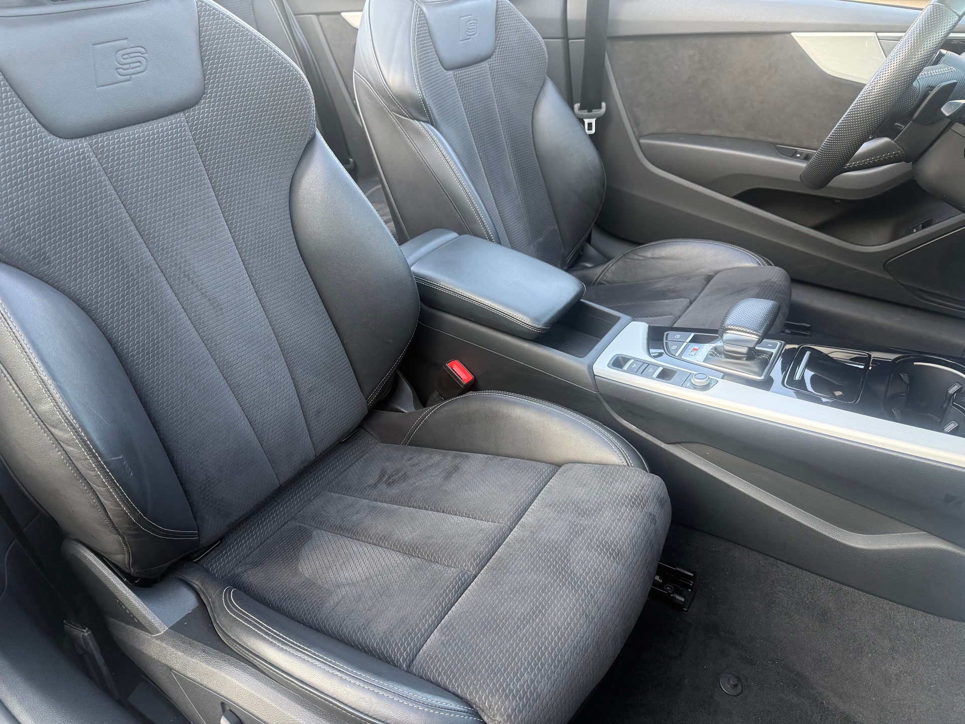 AUDI S5 Cabriolet 3.0 TFSI quattro tiptronic-image-13