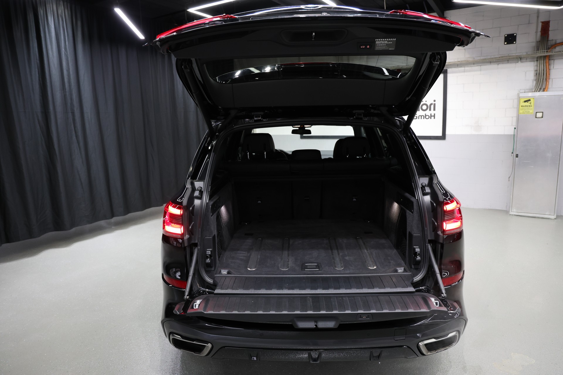 BMW X5 xDrive M50i G05 Steptronic AHK Pano 360°-image-19