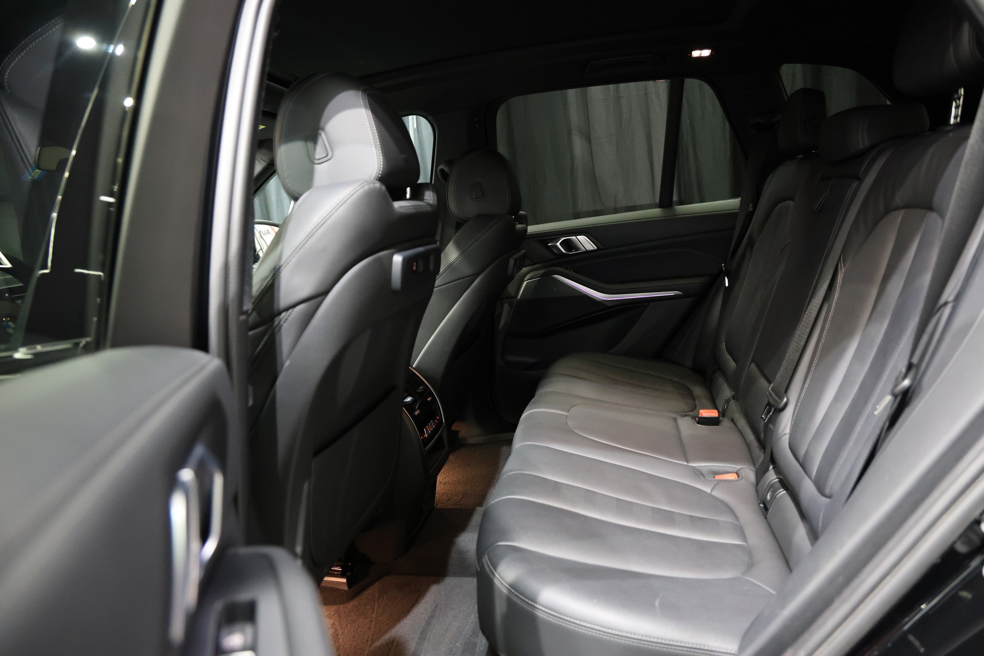 BMW X5 xDrive M50i G05 Steptronic AHK Pano 360°-image-8