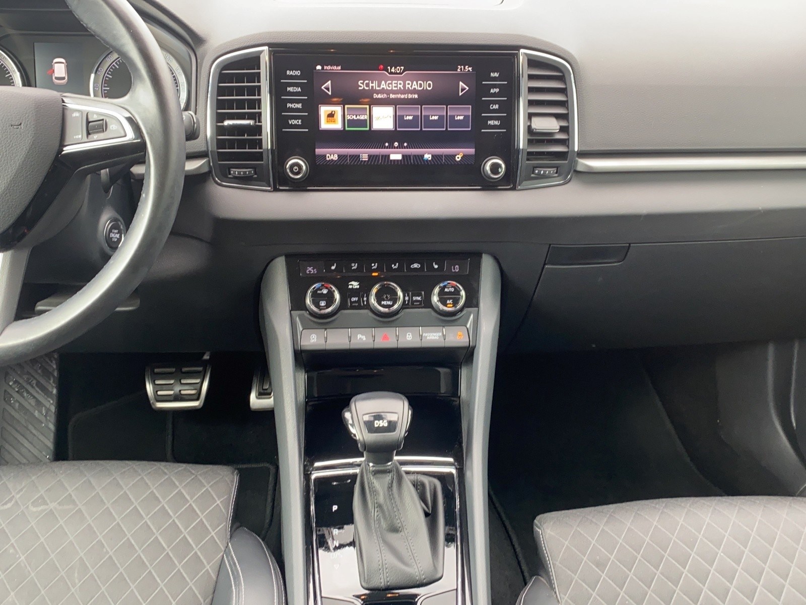 SKODA Karoq 1.6 TDI DSG CR Smile-image-10