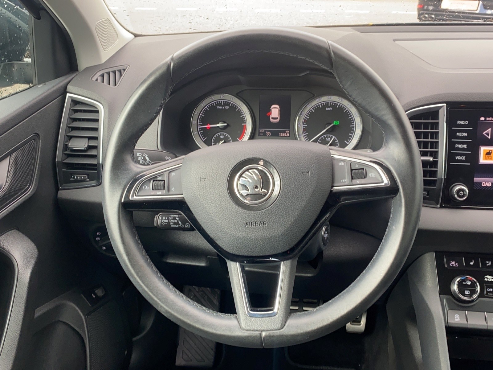 SKODA Karoq 1.6 TDI DSG CR Smile-image-12