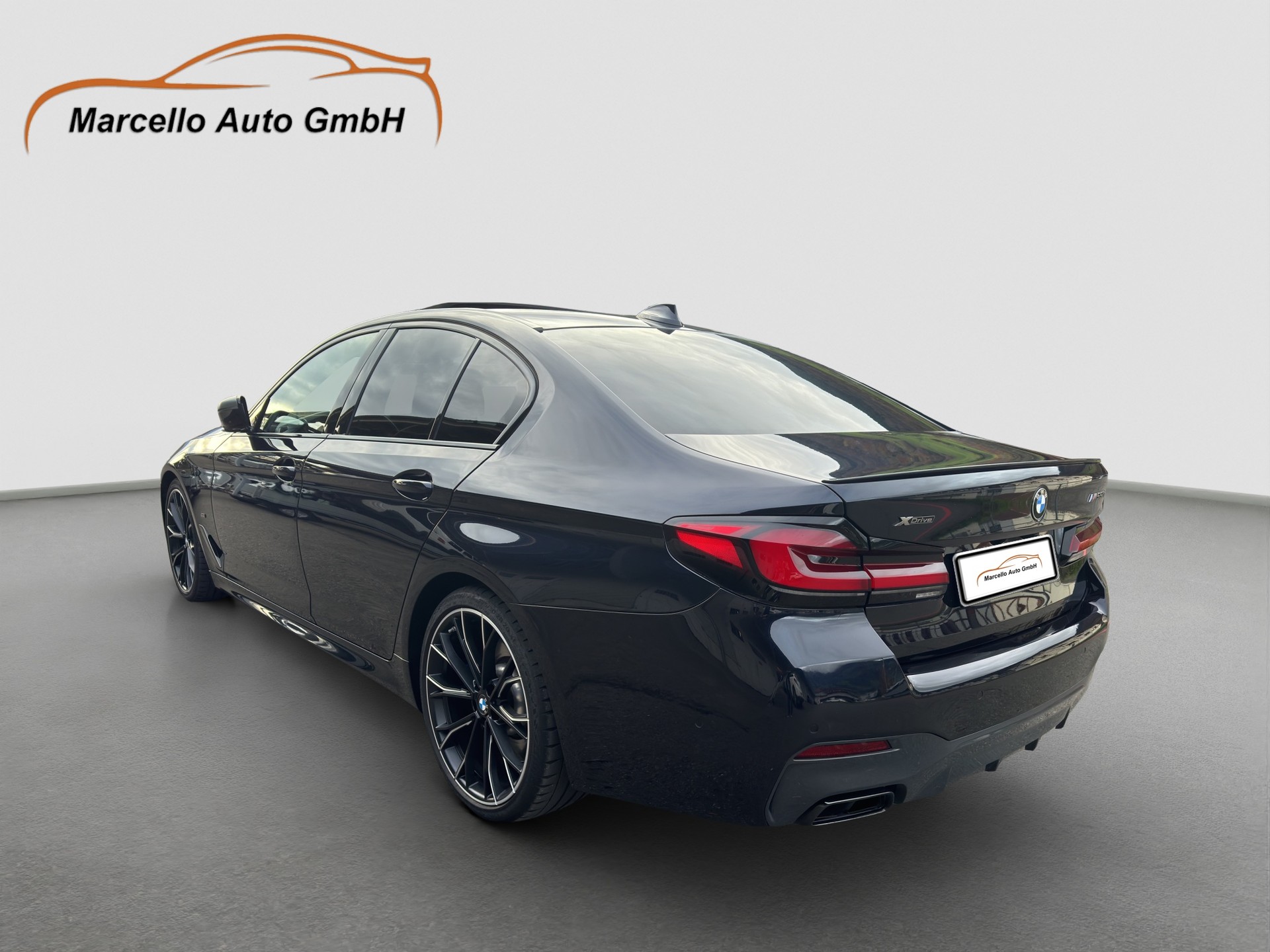 BMW M550i xDrive Steptronic-image-14