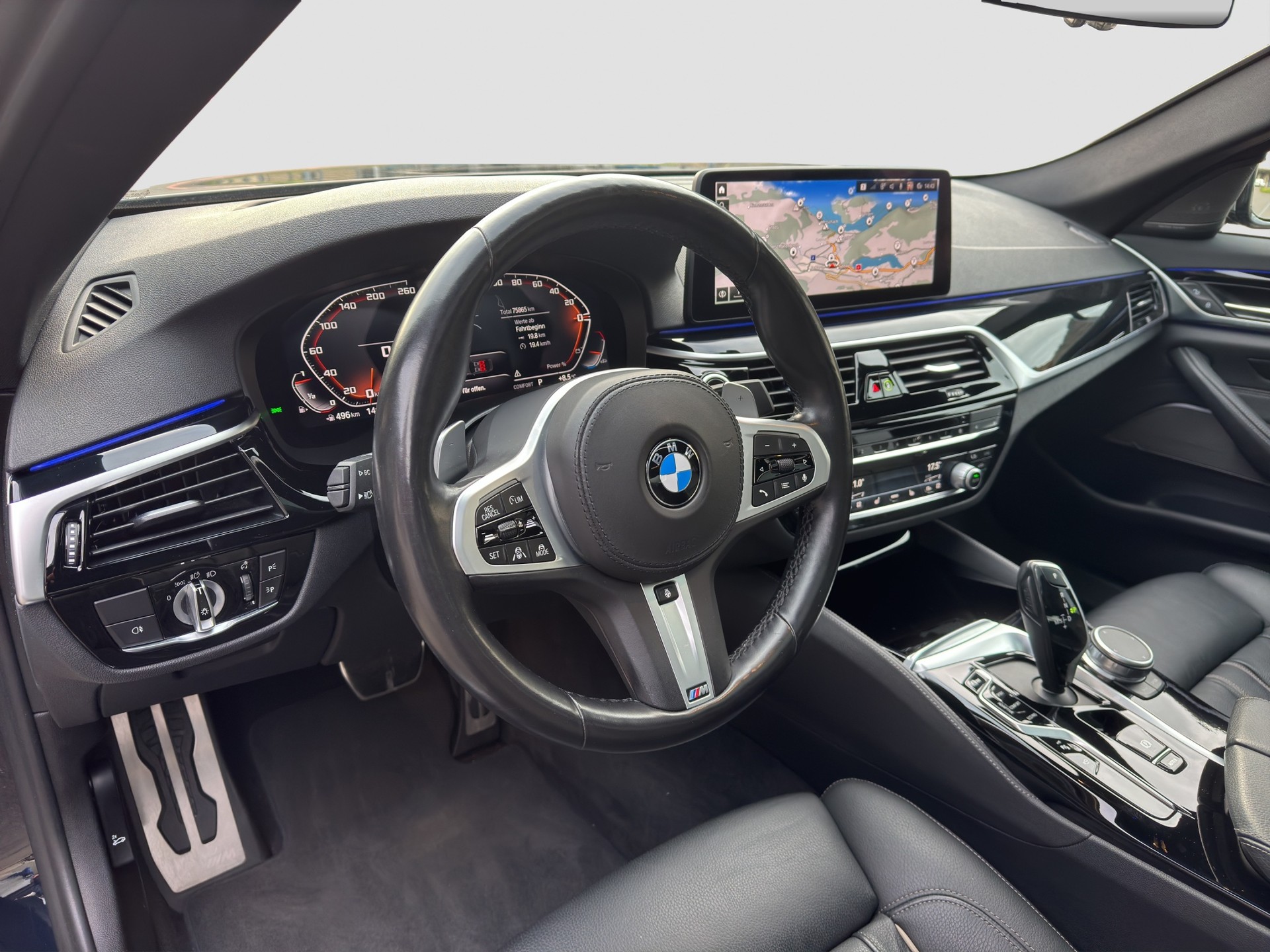 BMW M550i xDrive Steptronic-image-8
