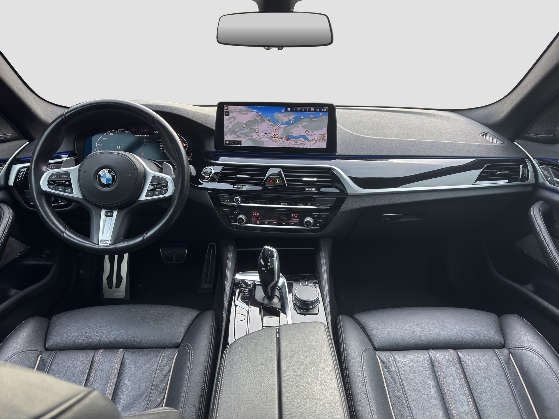 BMW M550i xDrive Steptronic-image-3