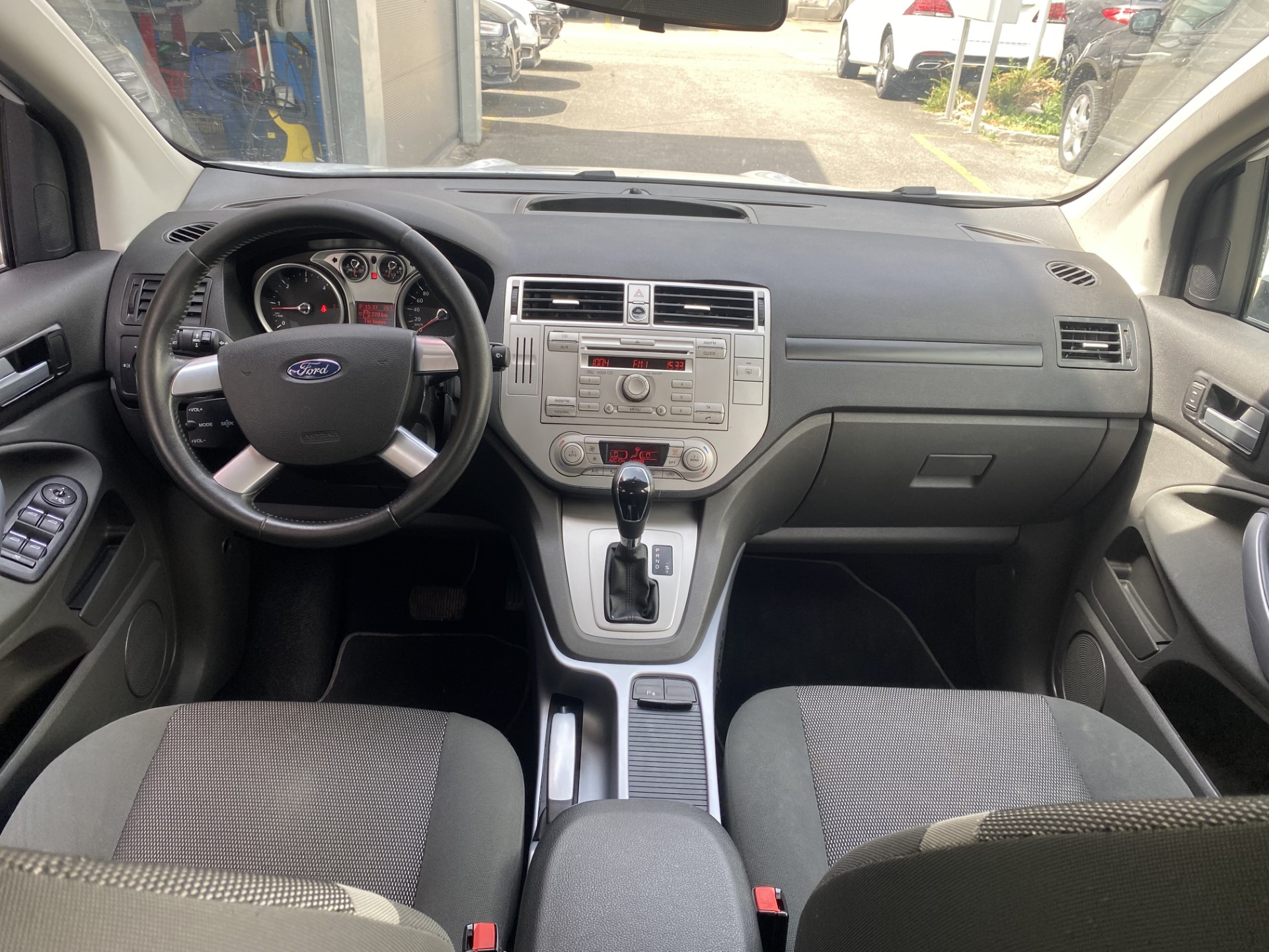 FORD Kuga 2.0 TDCi Carving 4WD PowerShift-image-8