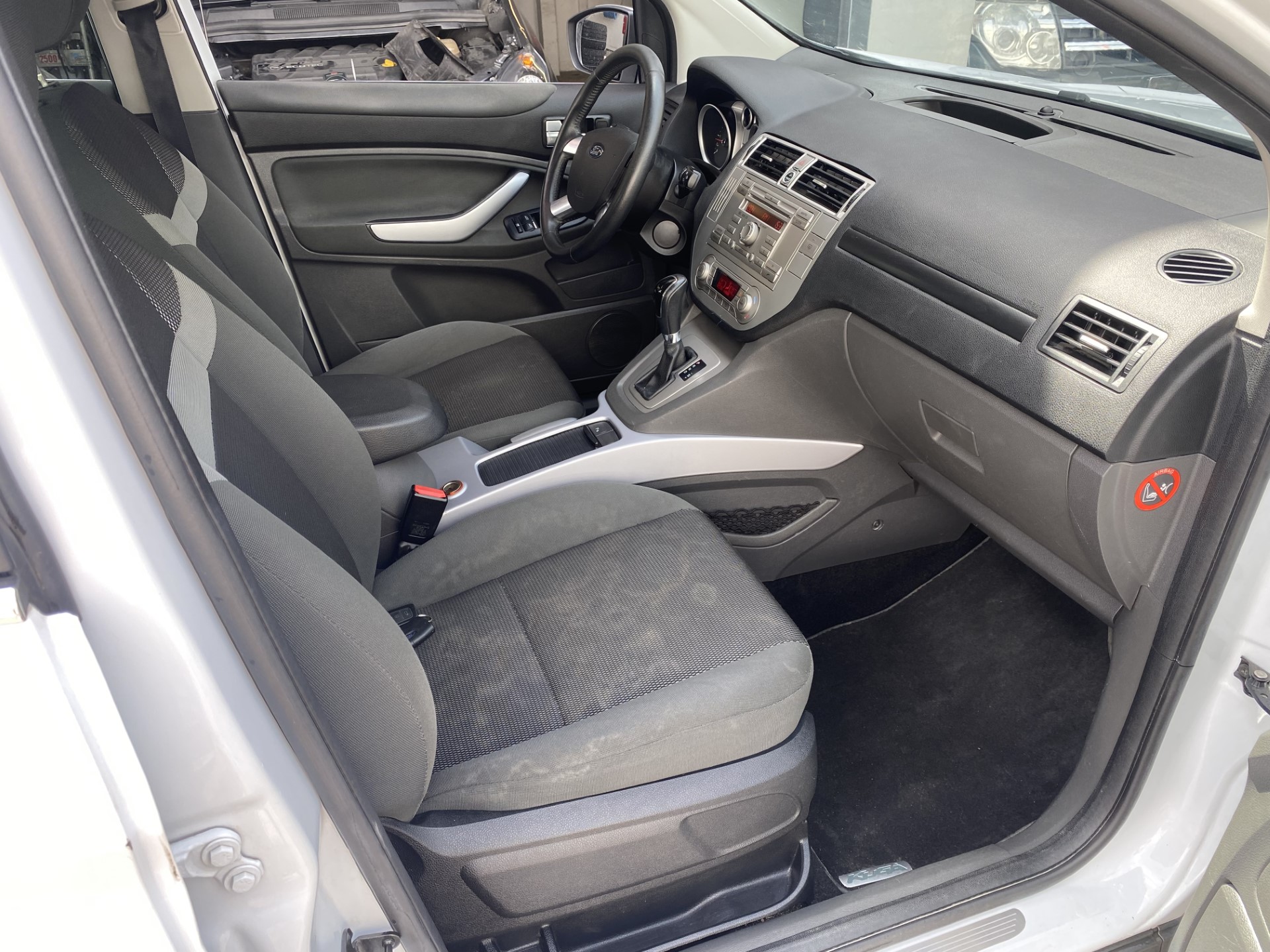 FORD Kuga 2.0 TDCi Carving 4WD PowerShift-image-10