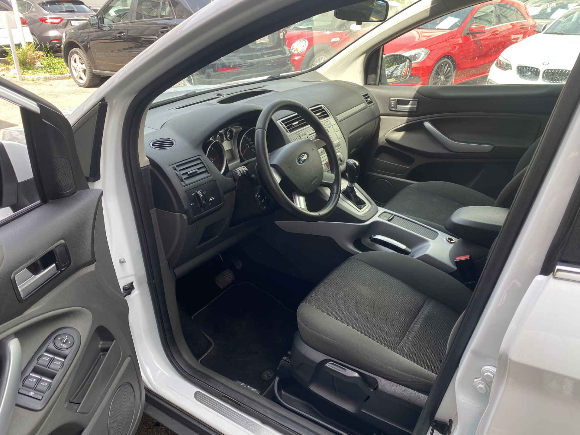 FORD Kuga 2.0 TDCi Carving 4WD PowerShift-image-9