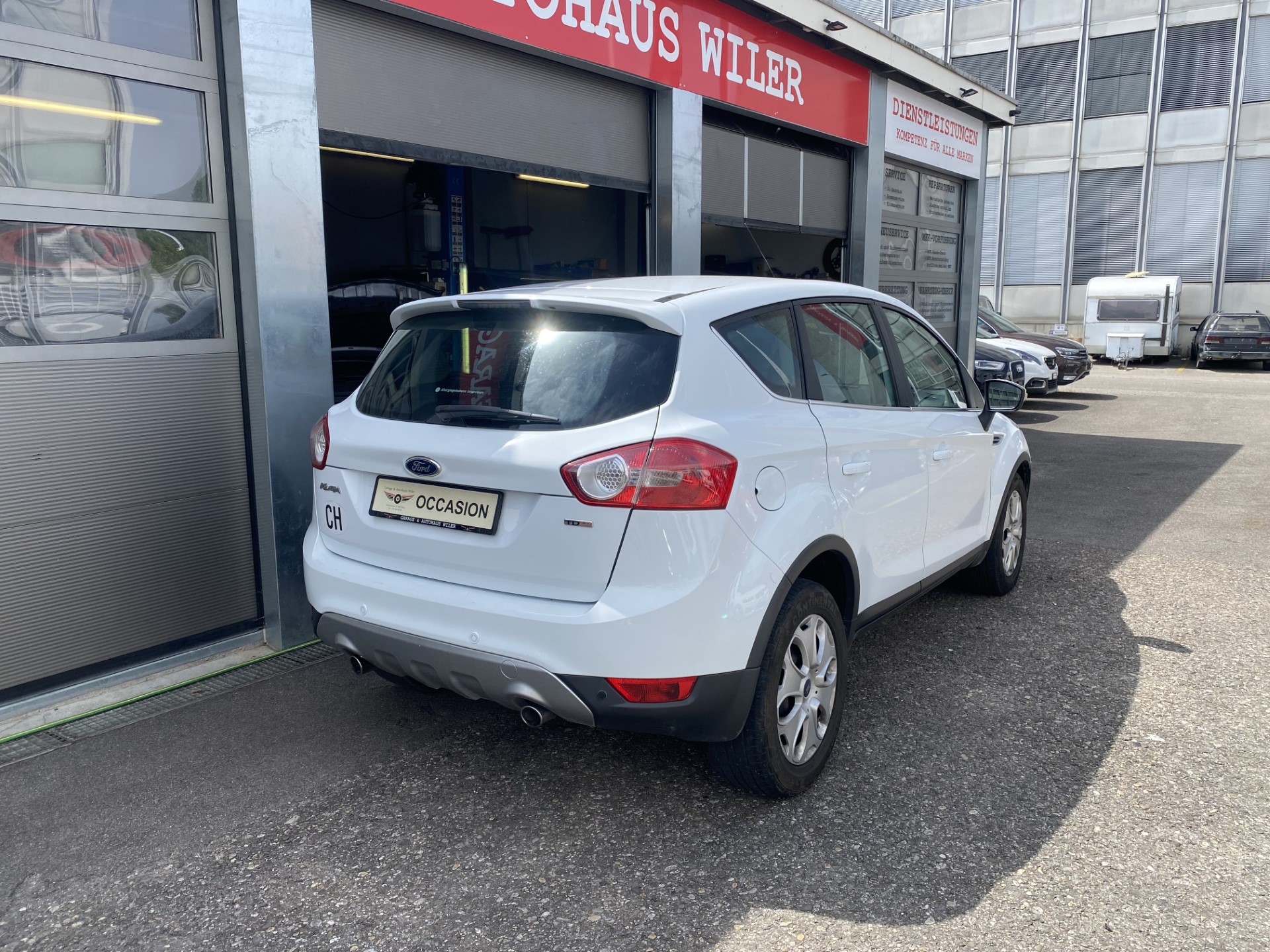 FORD Kuga 2.0 TDCi Carving 4WD PowerShift-image-4